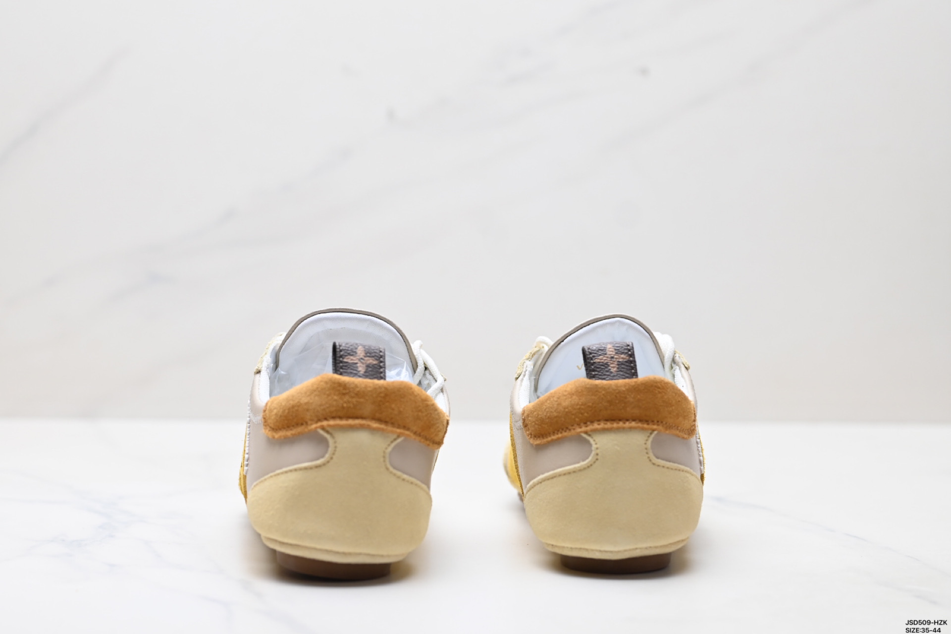 LOUIS VUITTON Sneakerina 德训鞋 芭蕾风 圆头系带薄底鞋 路易威登 生活休闲鞋 1AHNDA