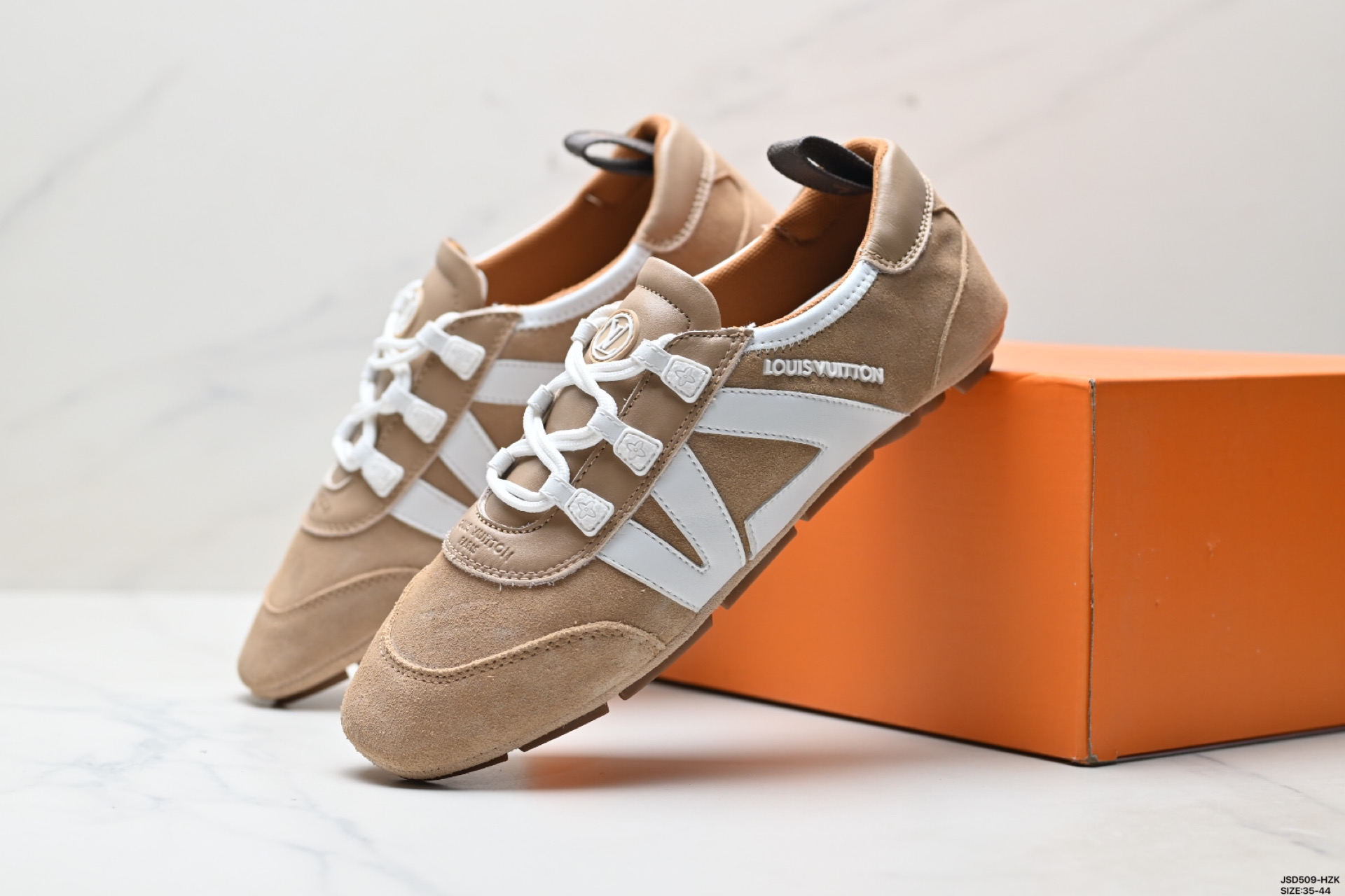 220 LOUIS VUITTON Sneakerina 德训鞋 芭蕾风 圆头系带薄底鞋 路易威登 生活休闲鞋 1AHNDA-Chinese UA Cheap High Quatity Brand Clothes Bags handbags Sneakers wholesale wholesaler seller from China Factory suppliers Fashion Clothing Shoes best Quality Beautiful Price 220 LOUIS VUITTON Sneakerina 德训鞋 芭蕾风 圆头系带薄底鞋 路易威登 生活休闲鞋 1AHNDA