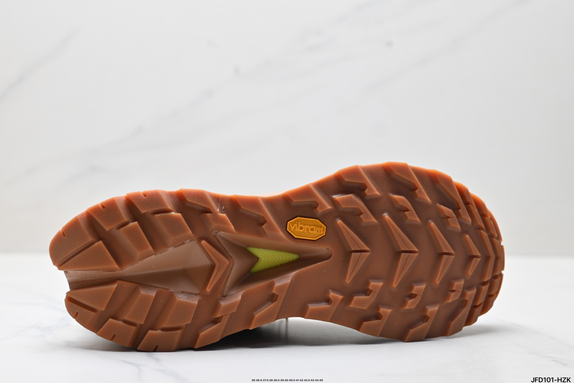 Hoka Skyline-Float X 网面透气 防滑轻便厚底跑步鞋  1141610