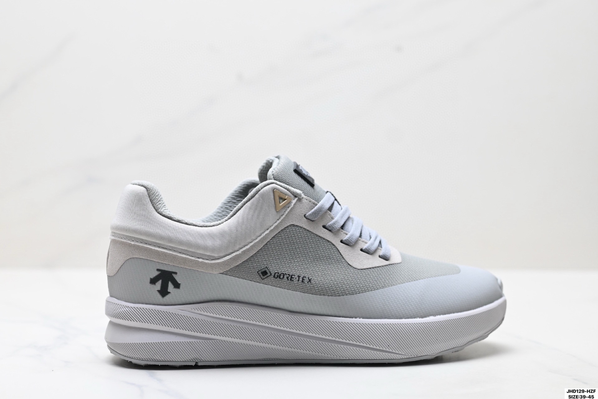 🈴💰170
公司级✅迪桑特DESCENTE BOA DUAL IS都市通勤 GORE-TEX 时尚舒适 防滑耐磨 时尚休闲运动覆盖防水男子越野跑鞋
官方同步上架 适合技术路线单日徒步穿着受到长途野外跑步鞋的启发 适合在变化的地形上进行快速轻快的徒步旅行
穿着舒适而有支撑性 使您充满信心 该设计与脚部融为一体 可最大限度地减少摩擦
尺码:39-45
ID:JHD129-HZF