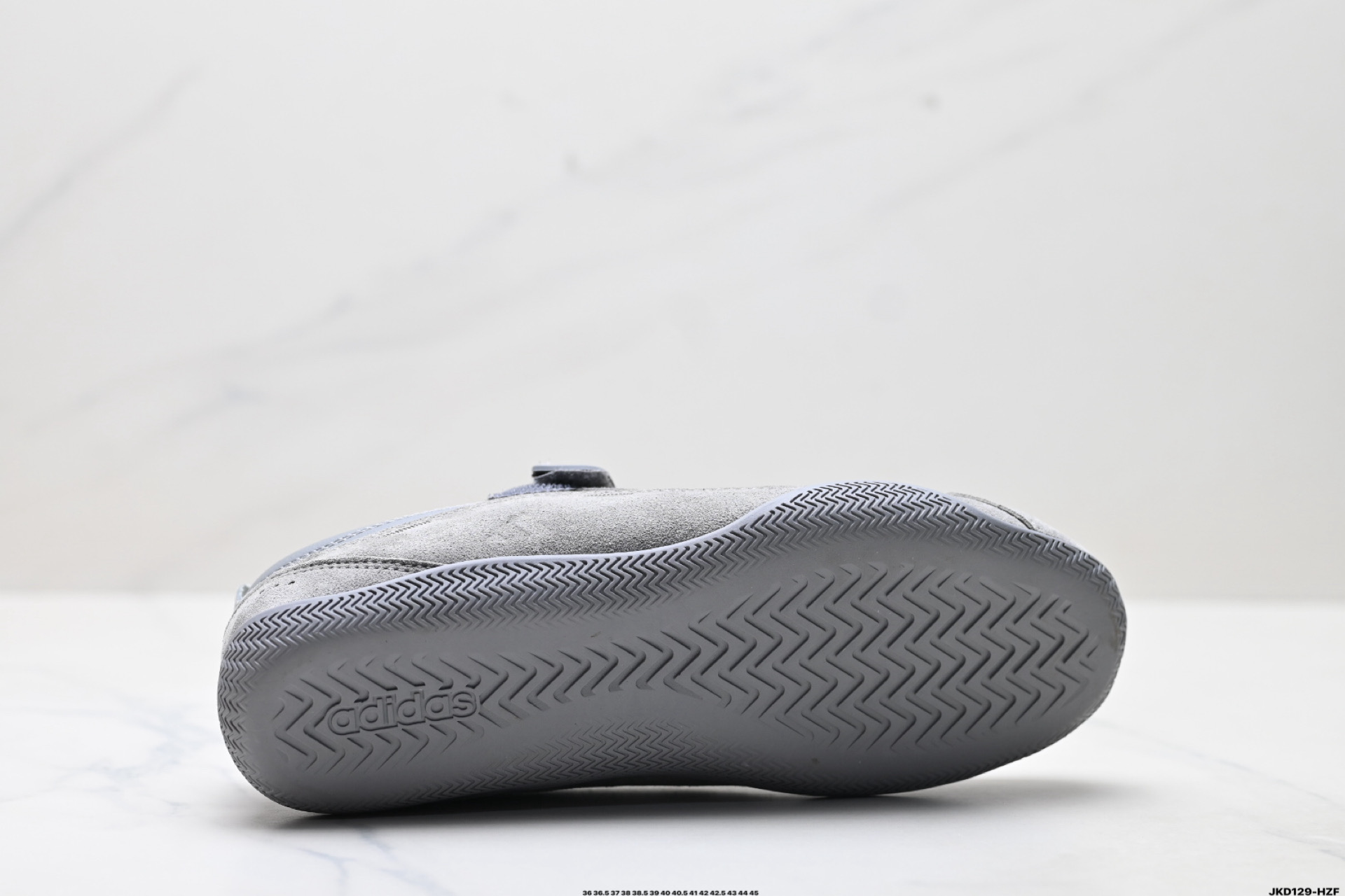 ADID皮革 FOS URBAN REVERIE 舒适百搭 耐磨低帮 阿迪达斯 生活休闲鞋 JQ9391