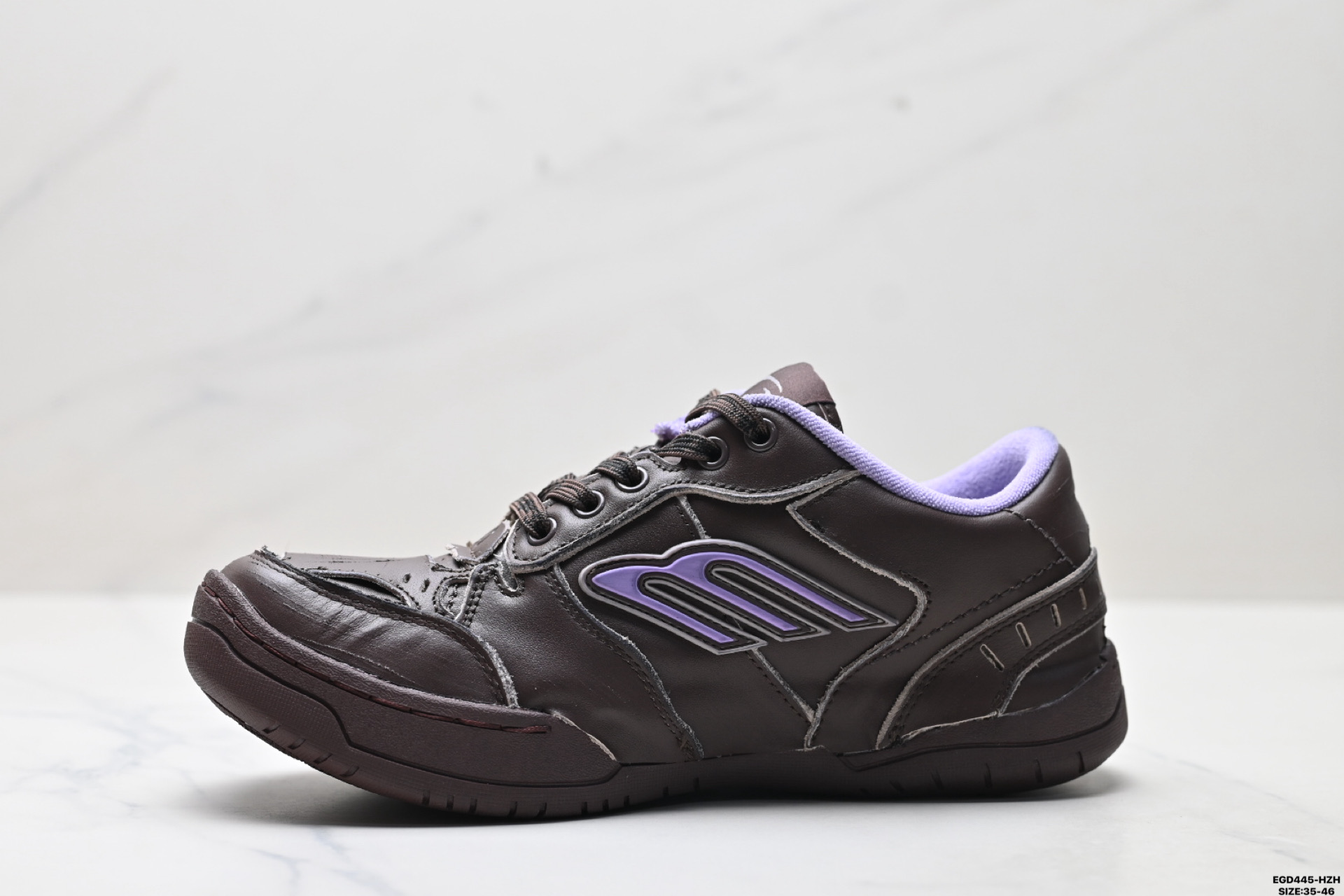 420 Balenciaga巴黎世家 Hamptons Worn-Out 圆头系带做旧低帮板鞋 841765 WCURS 2050