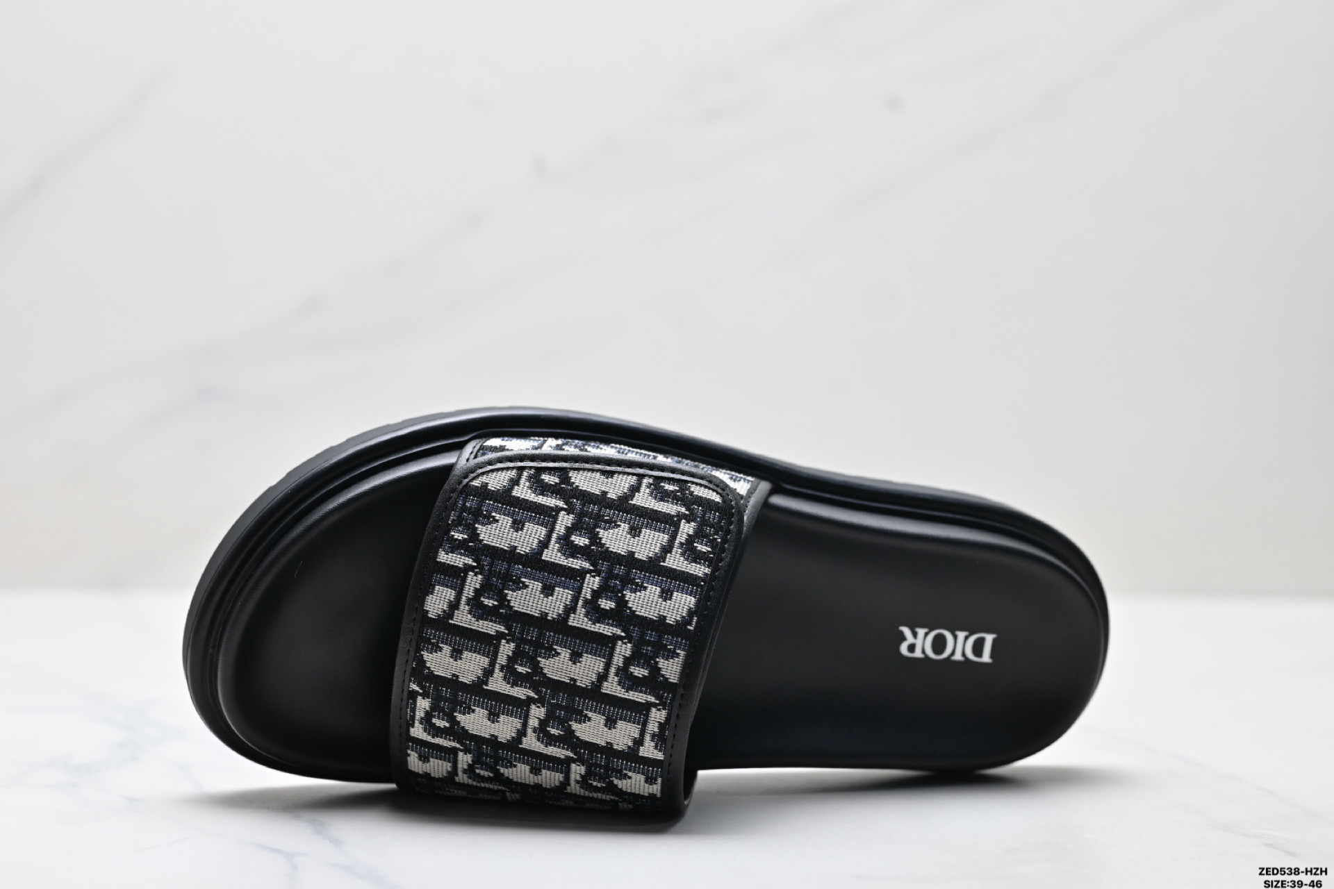 270 纯原DIOR迪奥 Aqua 牛皮革 圆头魔术贴一字拖鞋 致敬运动风格经典标识-Chinese UA Cheap High Quatity Brand Clothes Bags handbags Sneakers wholesale wholesaler seller from China Factory suppliers Fashion Clothing Shoes best Quality Beautiful Price 270 纯原DIOR迪奥 Aqua 牛皮革 圆头魔术贴一字拖鞋 致敬运动风格经典标识