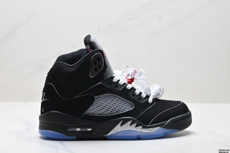 Nike Air Jordan 5 Retro: ביצועים גבוהים וסגנון אייקוני, שחור/כסוף 1 Nike Air Jordan 5 Retro: ביצועים גבוהים וסגנון אייקוני, שחור/כסוף