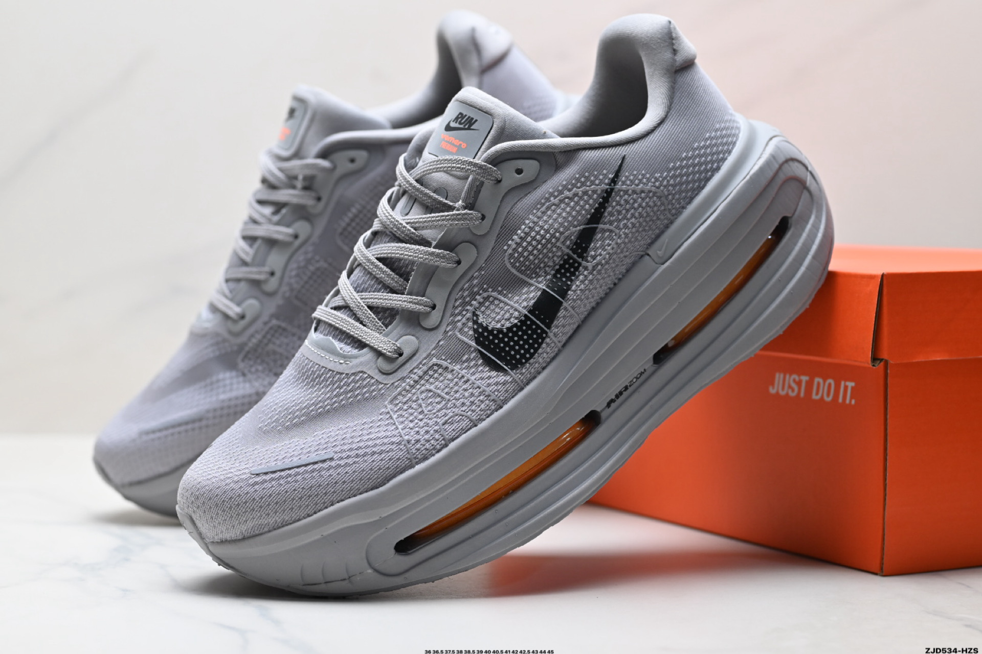 Nike VOMERO PREMIUM 耐克 舒适减震防滑 低帮跑步鞋 HQ2050-755