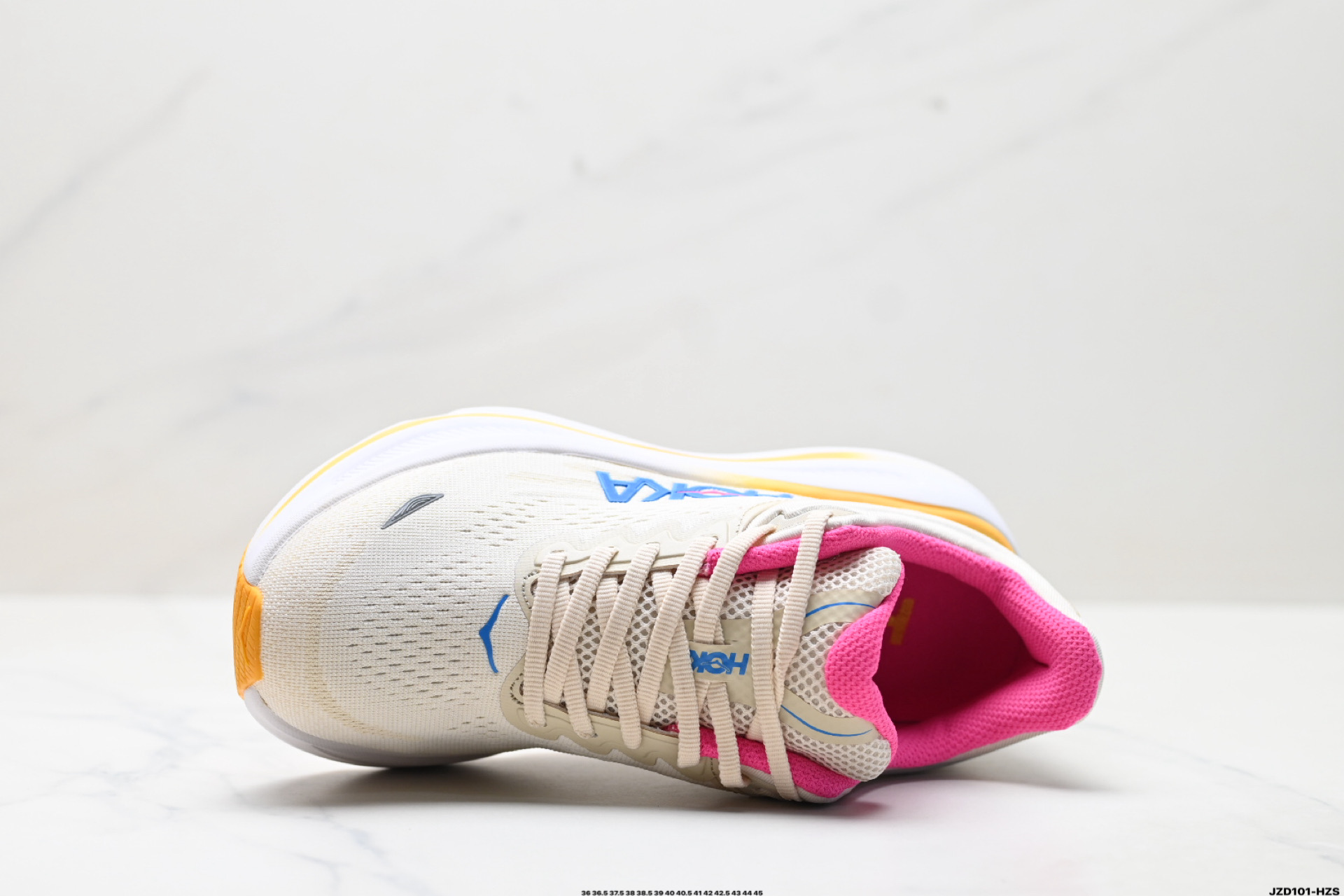 HOKA ONE ONE Bondi 9: Comodidad y Rendimiento para Correr en Montaña 3 i1753631314771 3246 0 1