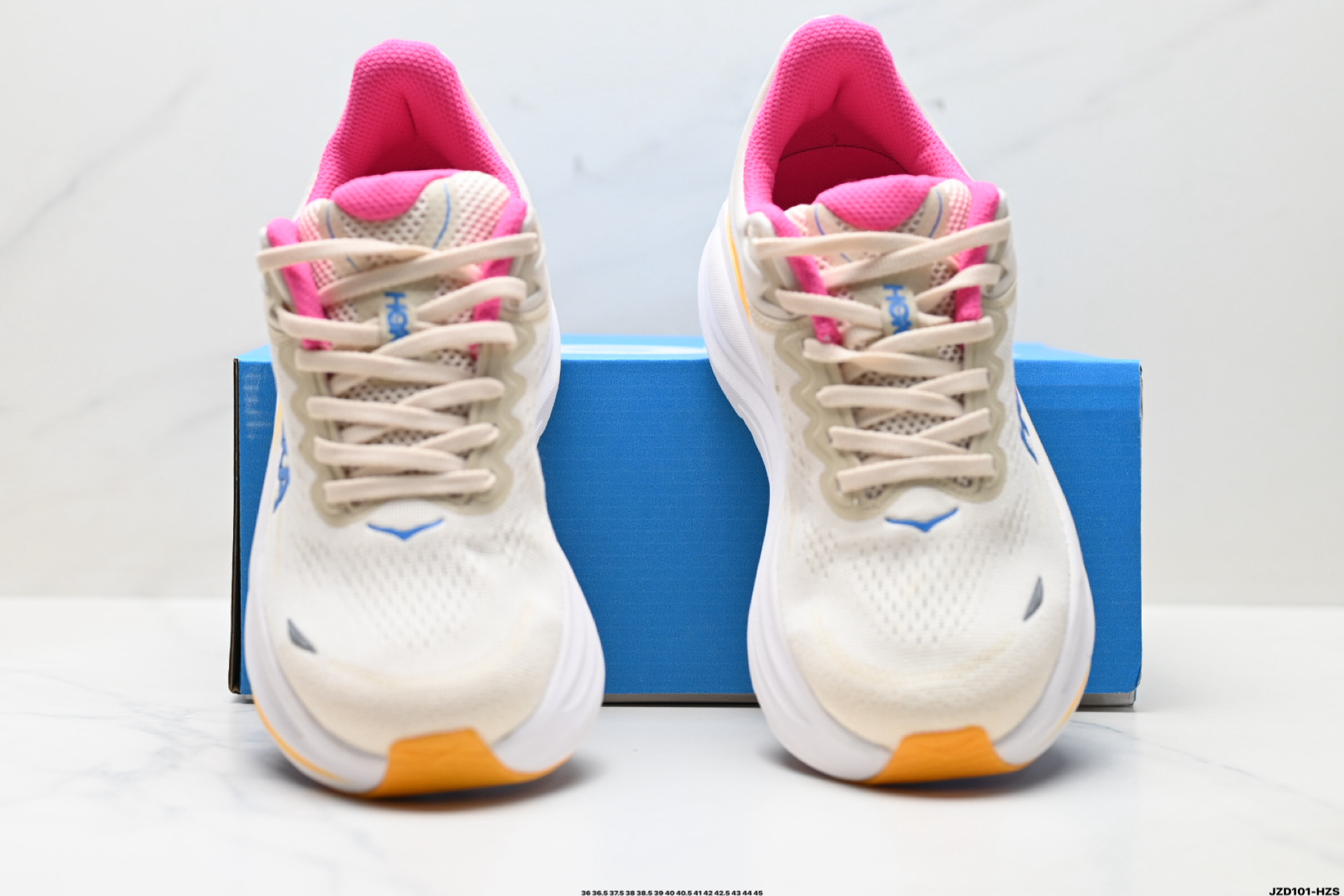 HOKA ONE ONE Bondi 9: Comodidad y Rendimiento para Correr en Montaña 8 i1753631314771 5849 0 6