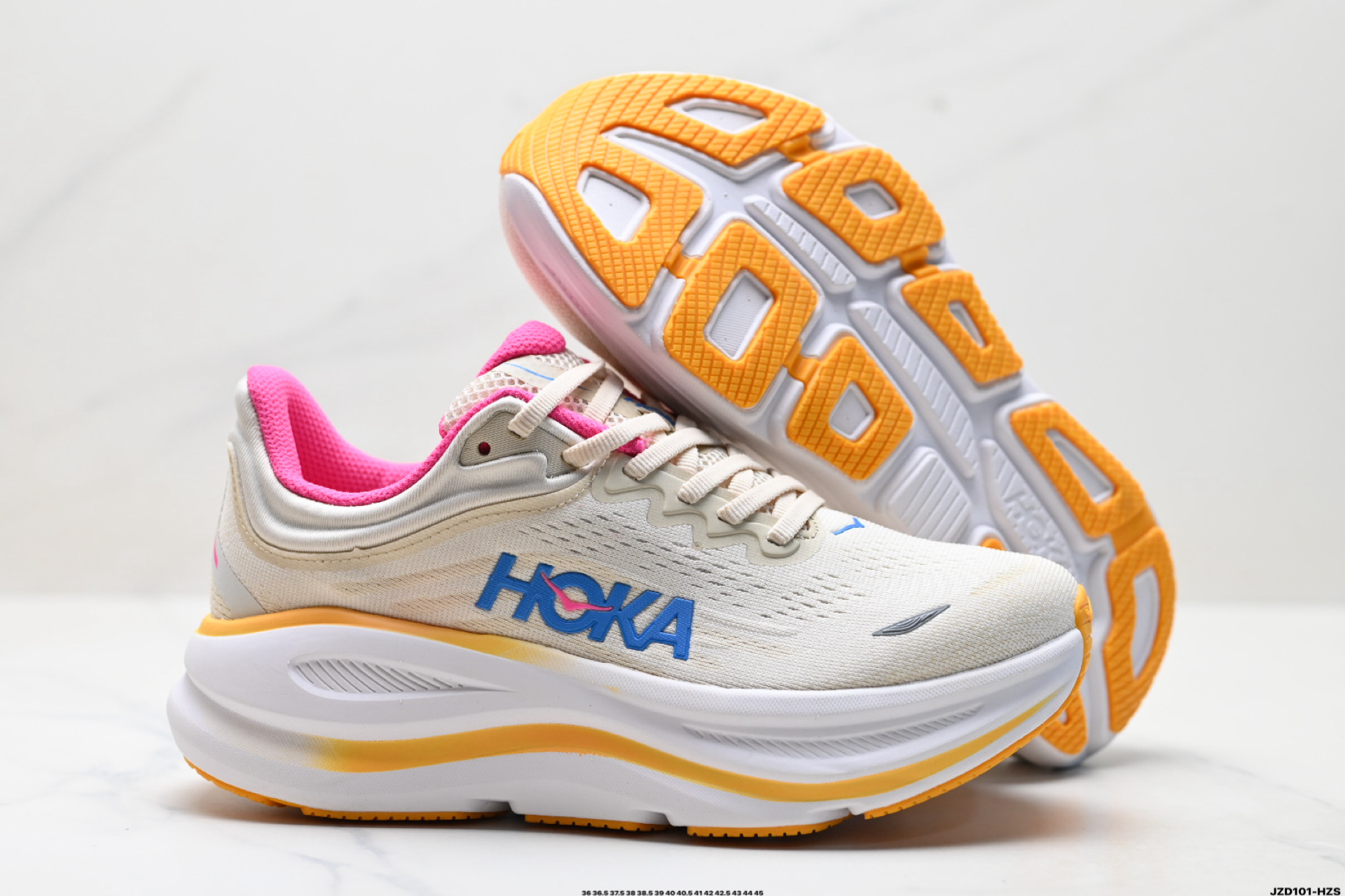 HOKA ONE ONE Bondi 9: Comodidad y Rendimiento para Correr en Montaña 6 i1753631314771 7757 0 4