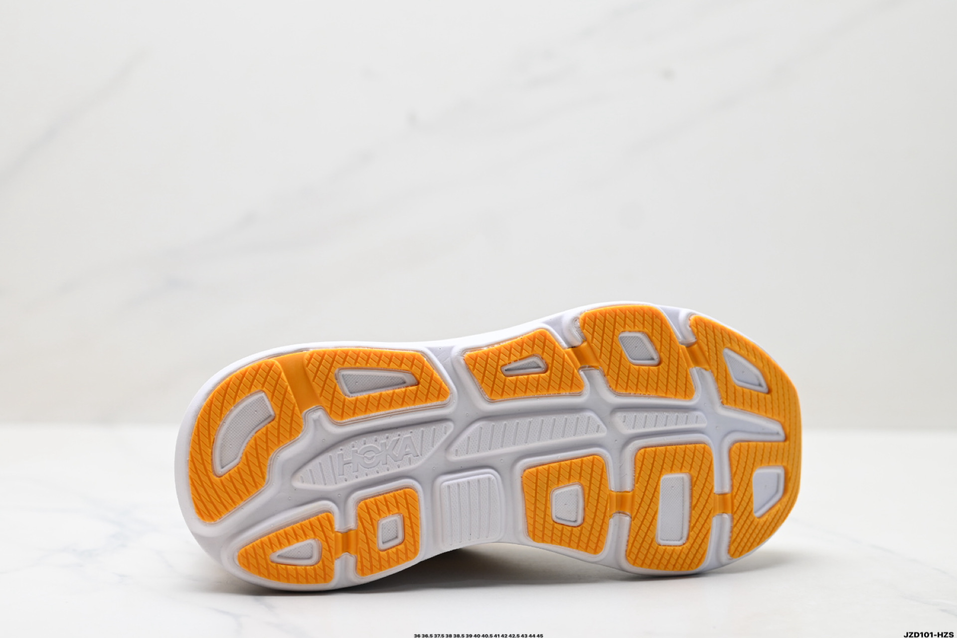 HOKA ONE ONE Bondi 9: Comodidad y Rendimiento para Correr en Montaña 10 i1753631315326 2063 0 8