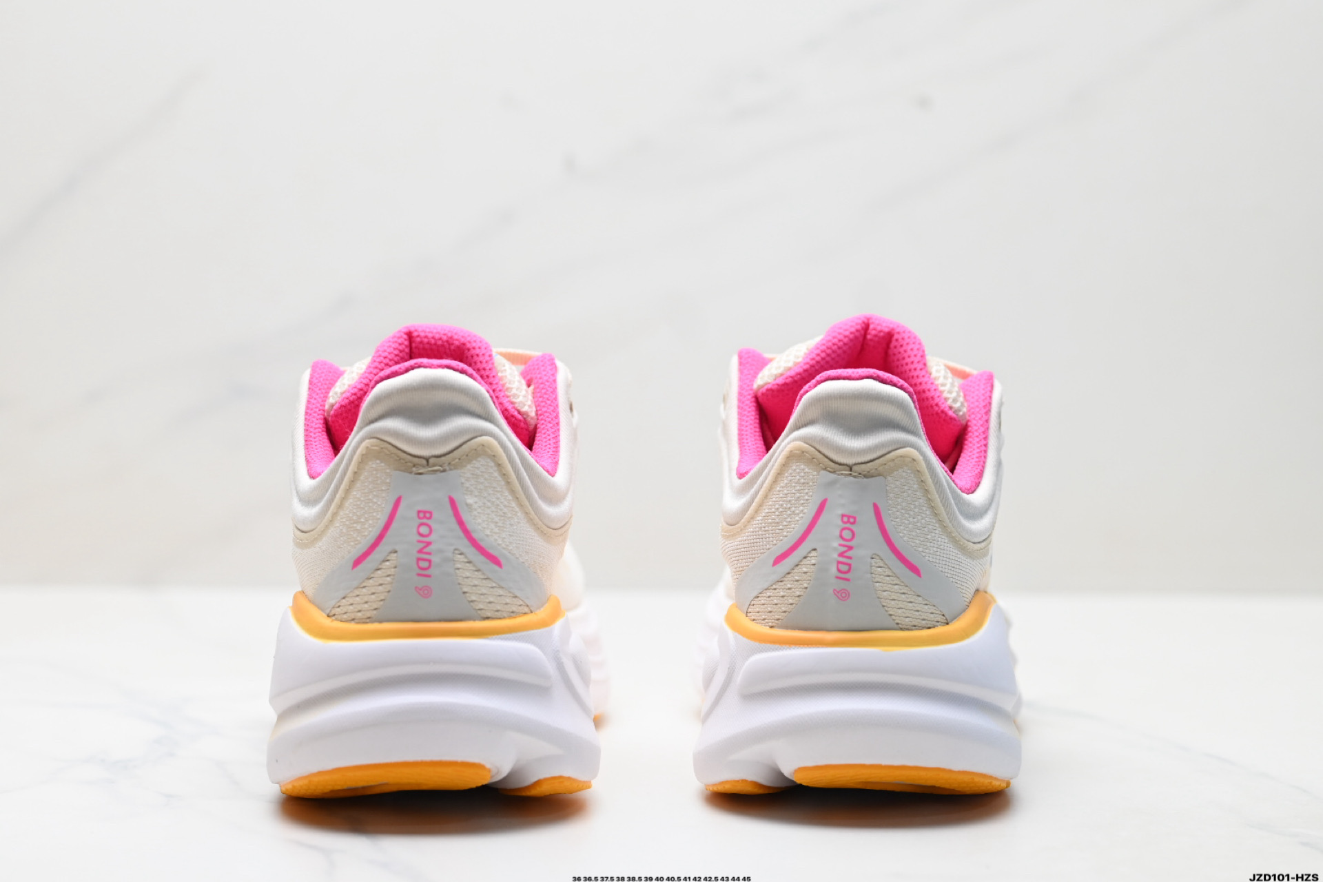 HOKA ONE ONE Bondi 9: Comodidad y Rendimiento para Correr en Montaña 7 i1753631315327 7978 0 5