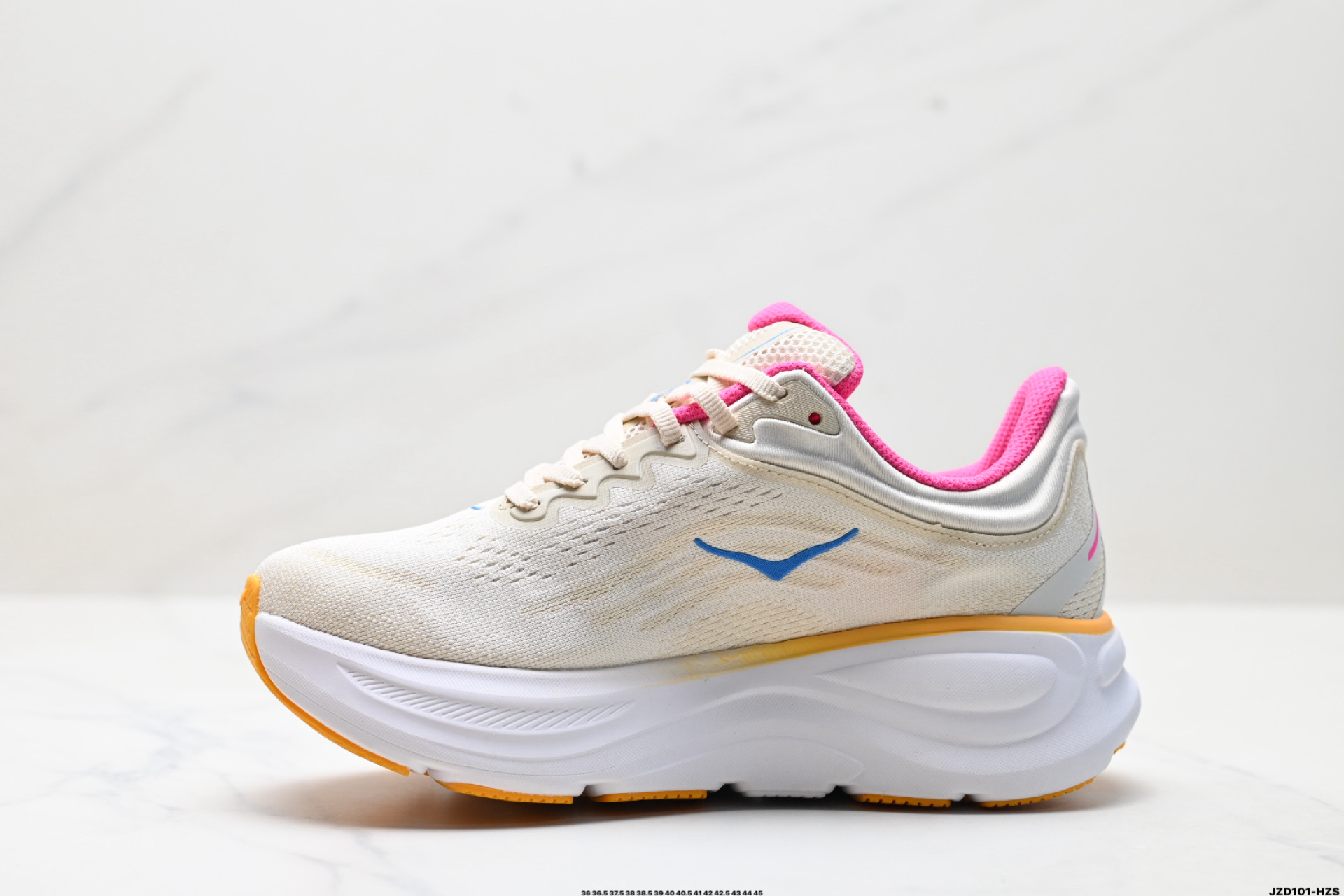 HOKA ONE ONE Bondi 9: Comodidad y Rendimiento para Correr en Montaña 4 i1753631315329 4830 0 2