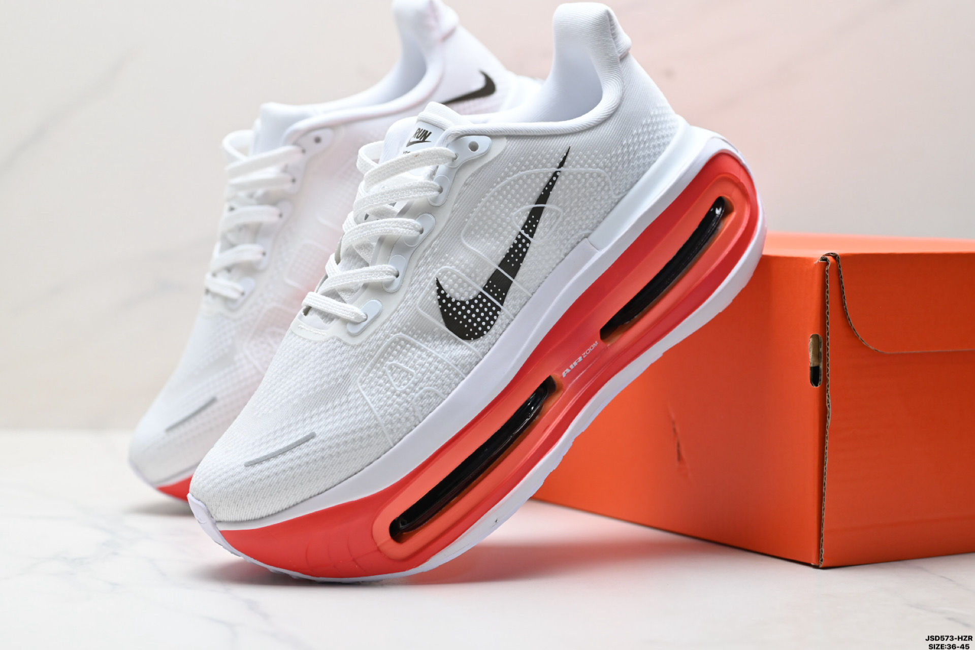 Nike VOMERO PREMIUM 耐克 舒适减震防滑 低帮跑步鞋  FN8453-028