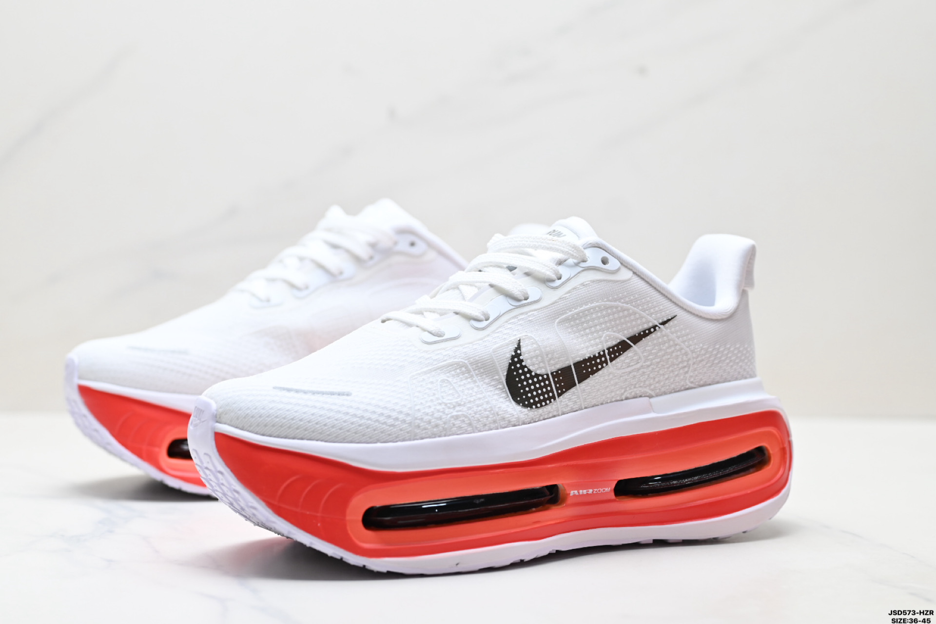 Nike VOMERO PREMIUM 耐克 舒适减震防滑 低帮跑步鞋  FN8453-028