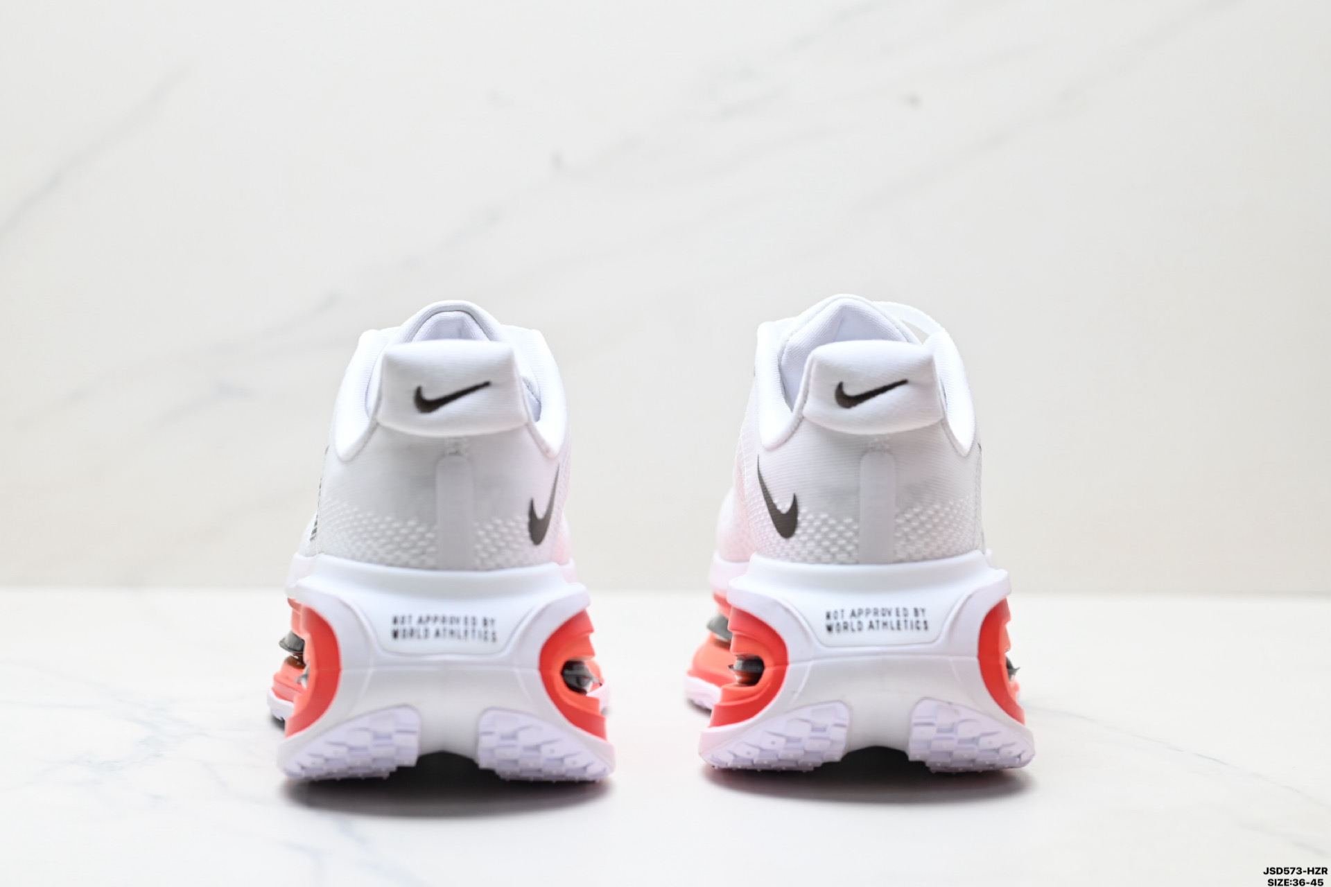 Nike VOMERO PREMIUM 耐克 舒适减震防滑 低帮跑步鞋  FN8453-028