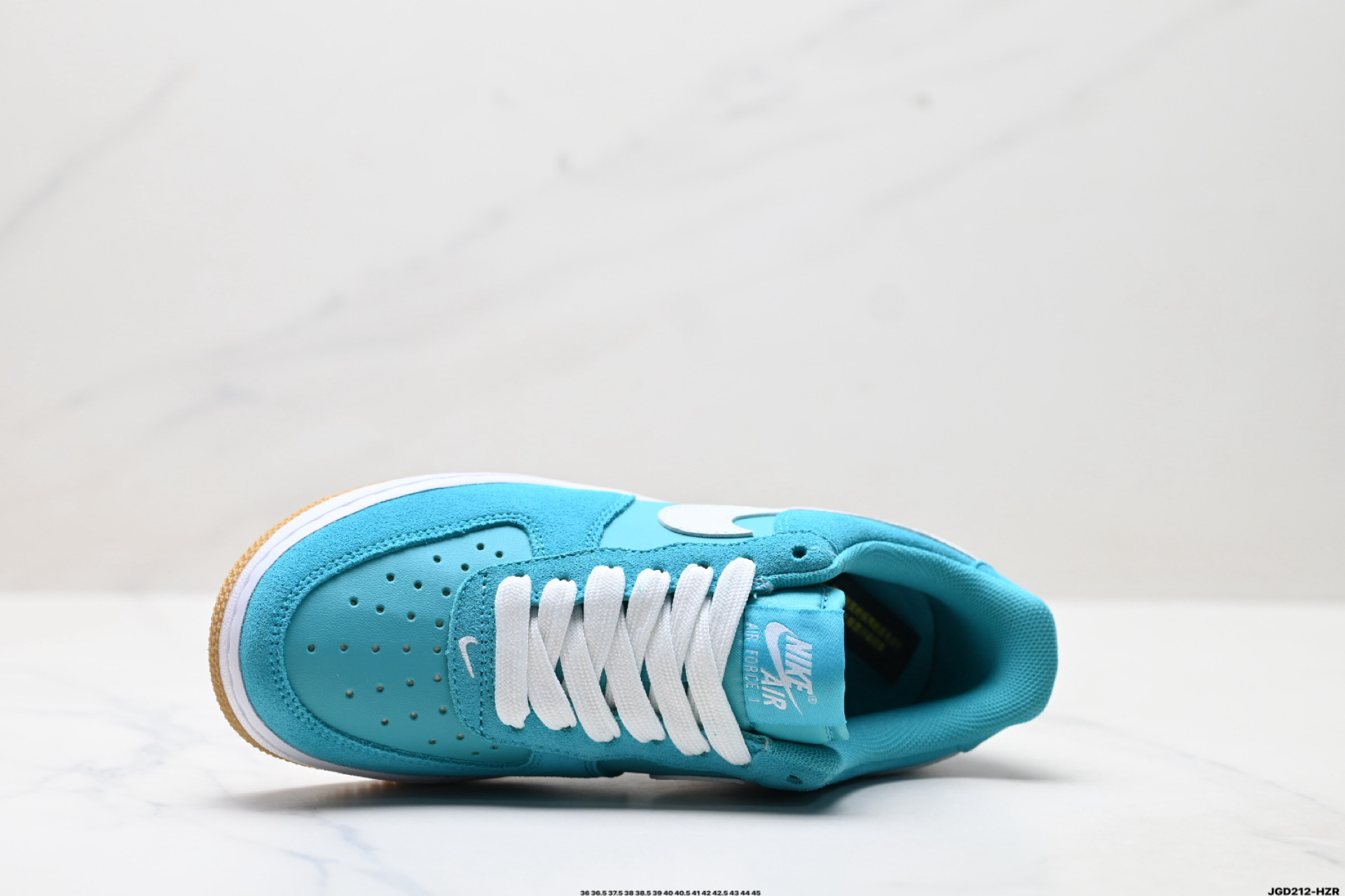 NIKE AIR FORCE 1‘07 LV8  IB6388-301