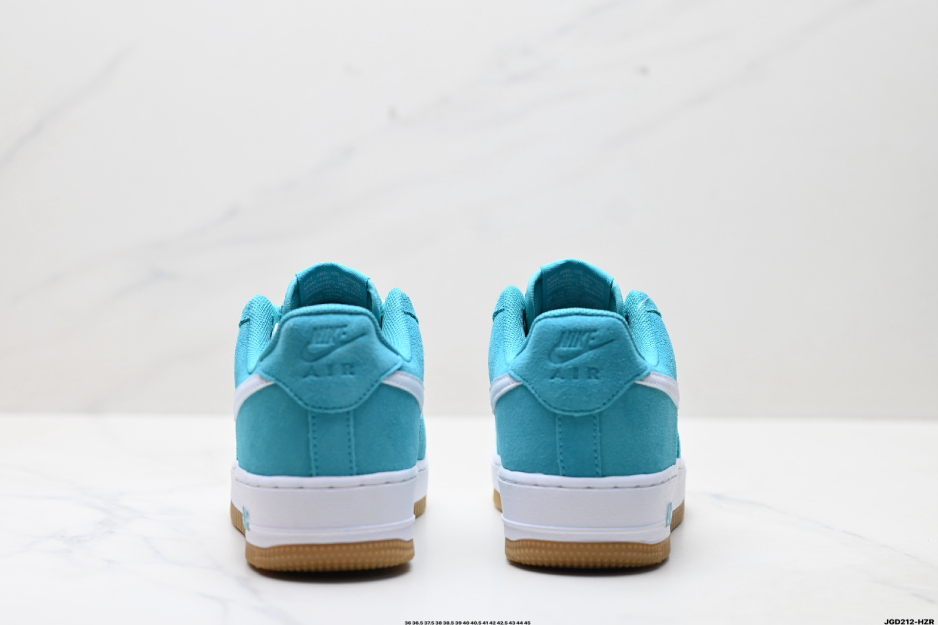 NIKE AIR FORCE 1‘07 LV8  IB6388-301