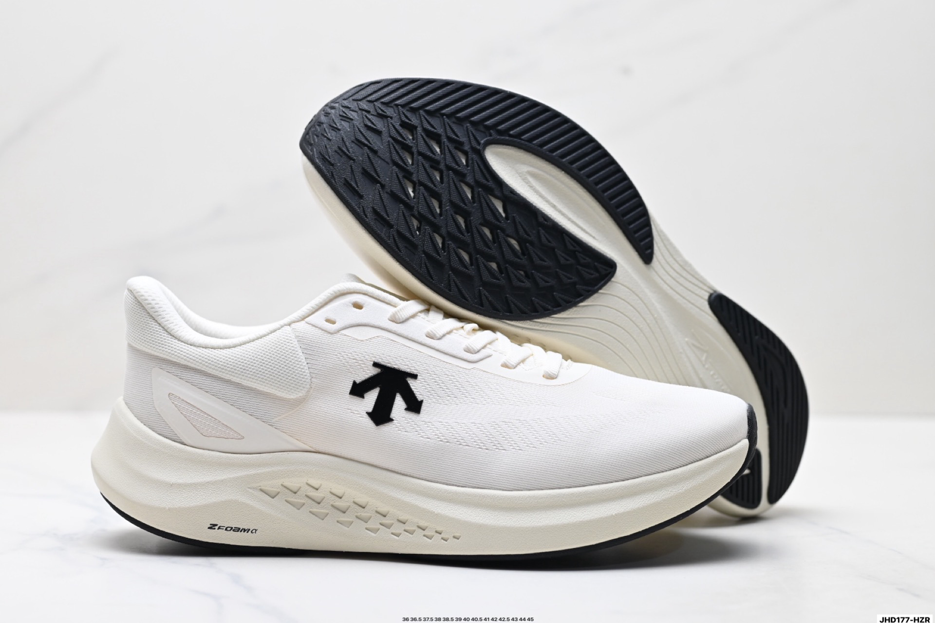 迪桑特DESCENTE RUN STEP 舒适百搭减震耐磨轻便 低帮 休闲训练长跑城市通勤跑步鞋 SQ113RRN14