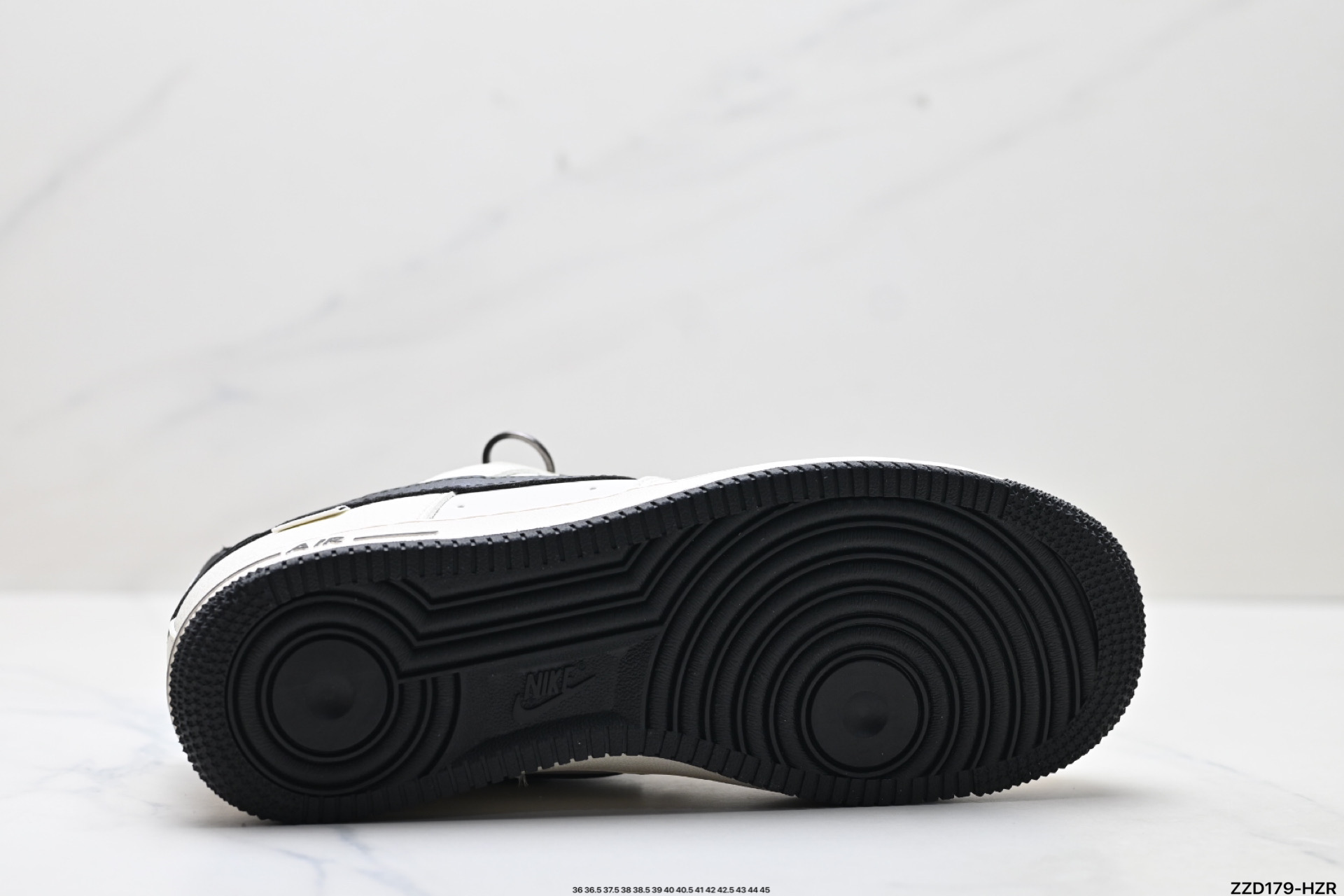 NIKE AIR FORCE 1‘07 LV8 SM6668-105