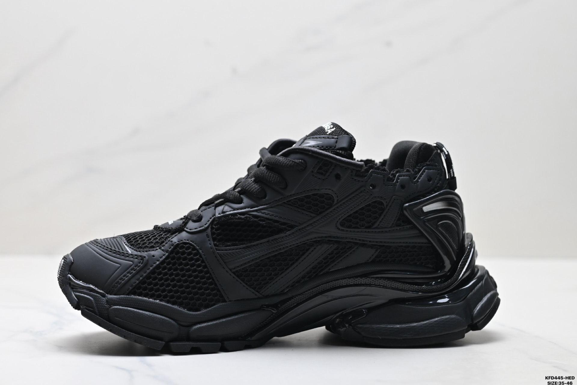 Balenciaga巴黎世家 Runner 皮革 百搭简约 低帮老爹鞋  772774 W3RBT 1000