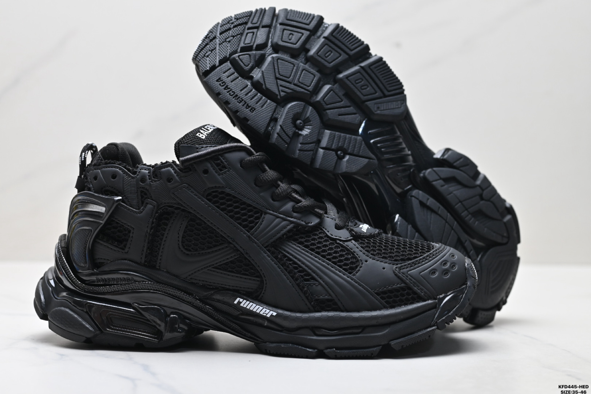 Balenciaga巴黎世家 Runner 皮革 百搭简约 低帮老爹鞋  772774 W3RBT 1000