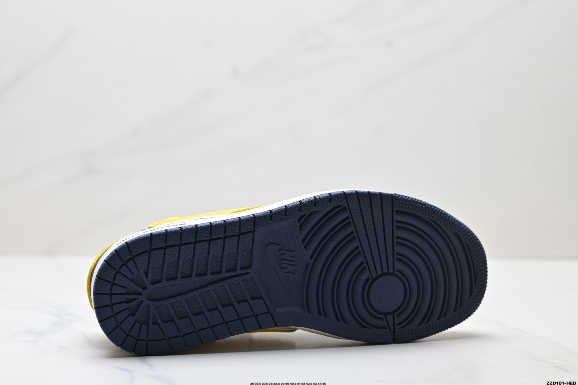 Nike Air Jordan 1 x Travis Scott AJ1倒勾 乔一倒钩 ‘DIY’定制 耐克 低帮文化篮球鞋  HS8068-040-莆田鞋,莆田鞋货源,高仿鞋,高仿鞋货源,安福档口,莆田高仿鞋,莆田鞋批发,高仿鞋批发,莆田高仿运动鞋,高仿运动鞋,莆田运动鞋 Nike Air Jordan 1 x Travis Scott AJ1倒勾 乔一倒钩 ‘DIY’定制 耐克 低帮文化篮球鞋  HS8068-040