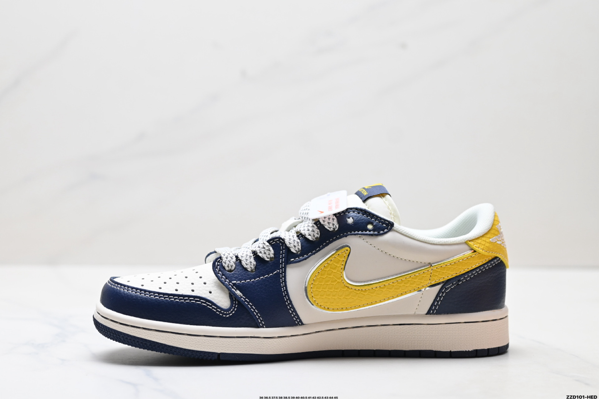 Nike Air Jordan 1 x Travis Scott AJ1倒勾 乔一倒钩 ‘DIY’定制 耐克 低帮文化篮球鞋  HS8068-040-莆田鞋,莆田鞋货源,高仿鞋,高仿鞋货源,安福档口,莆田高仿鞋,莆田鞋批发,高仿鞋批发,莆田高仿运动鞋,高仿运动鞋,莆田运动鞋 Nike Air Jordan 1 x Travis Scott AJ1倒勾 乔一倒钩 ‘DIY’定制 耐克 低帮文化篮球鞋  HS8068-040