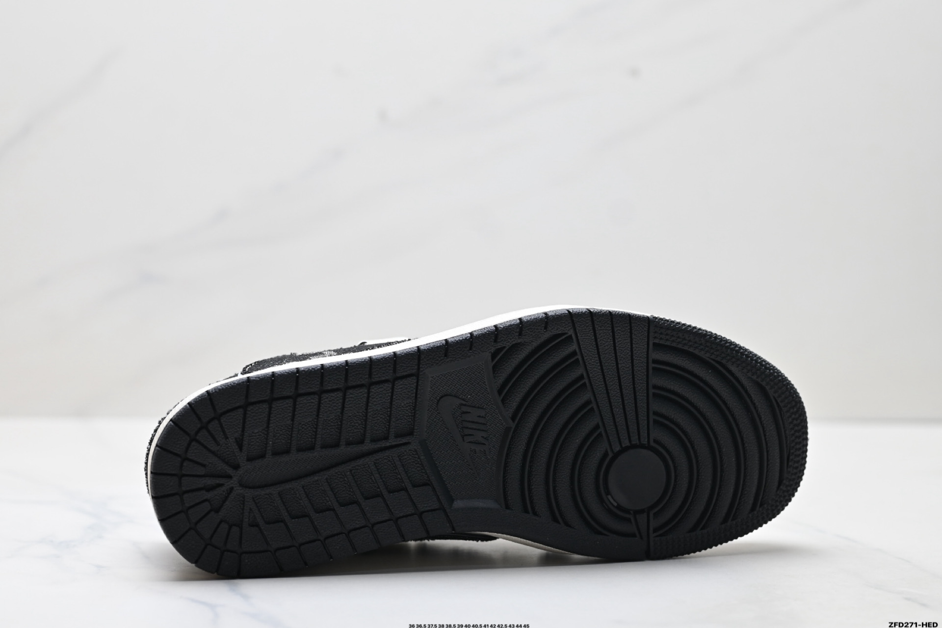 Nike Air Jordan 1 x Travis Scott AJ1倒勾 乔一倒钩 ‘DIY’定制 耐克 低帮文化篮球鞋 HT5088-600