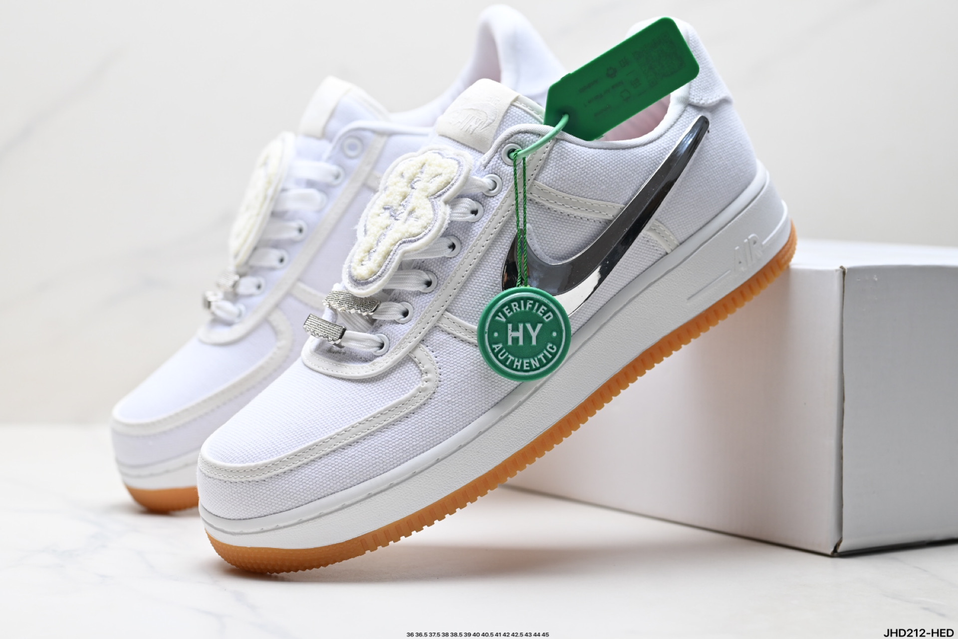 NIKE AIR FORCE 1‘07  AQ4211-100