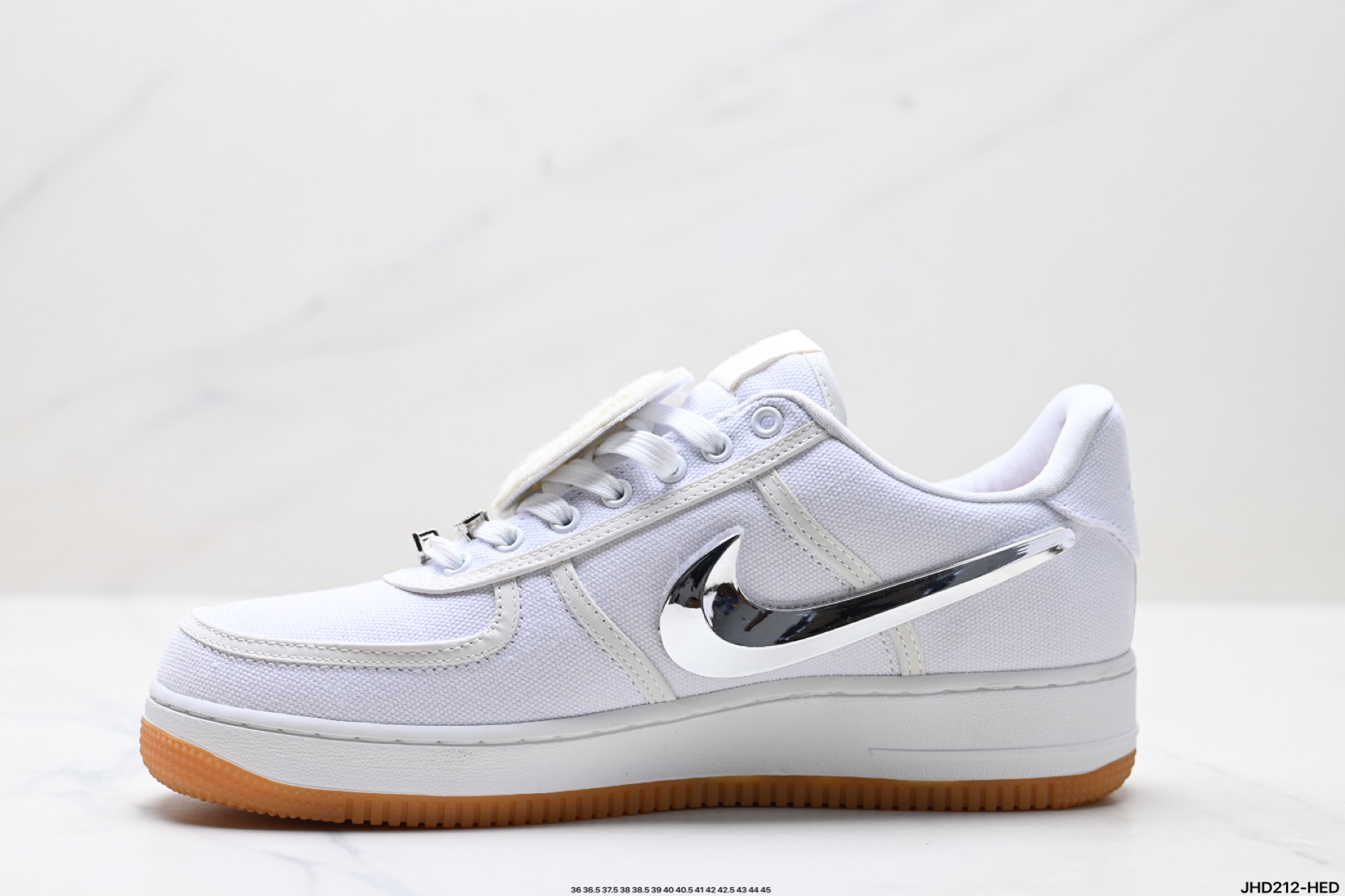NIKE AIR FORCE 1‘07  AQ4211-100