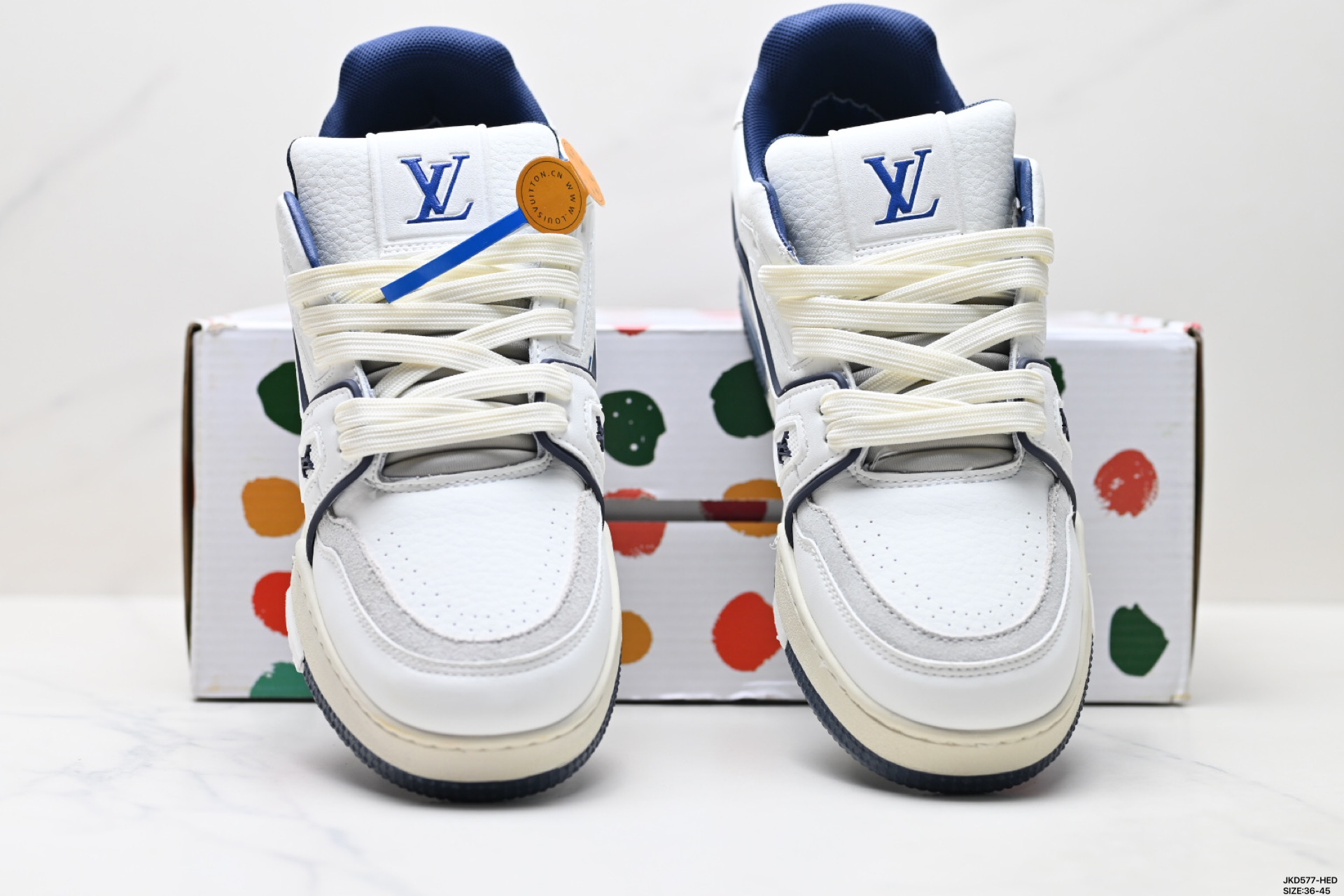 Louis Vuitton Trainer Sneaker: Elegancia y Comodidad en Cada Paso 8 i1753805867418 5789 0 6