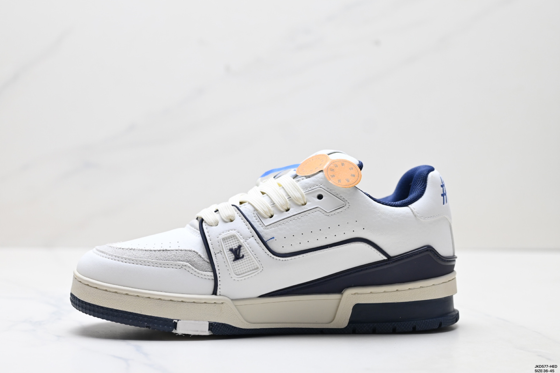Louis Vuitton Trainer Sneaker: Elegancia y Comodidad en Cada Paso 4 i1753805867418 5826 0 2