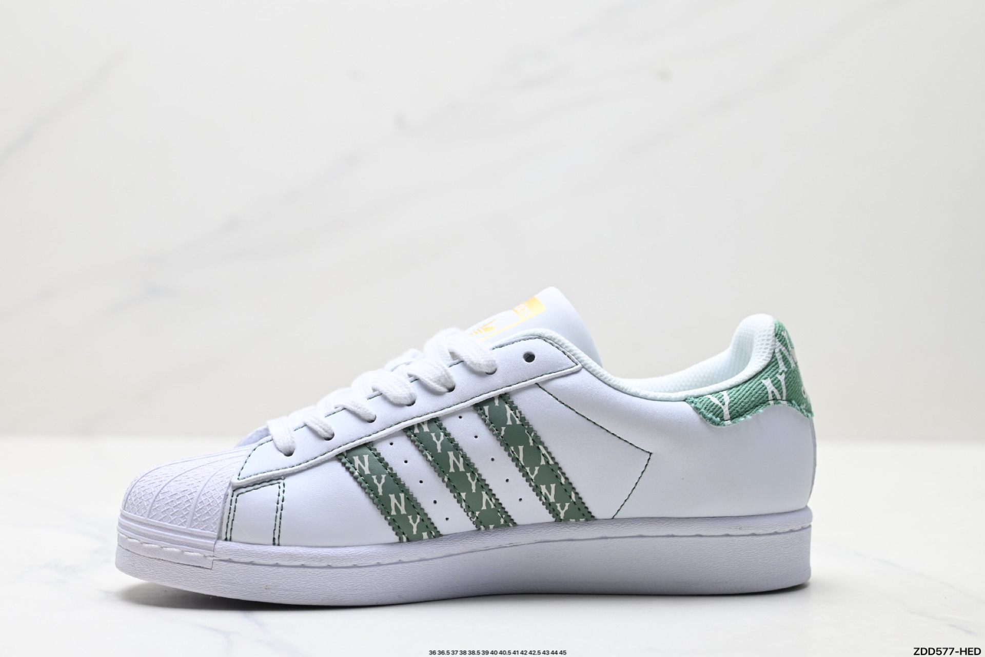 Adidas Originals Superstar MLB Like ZDD577-HED Zapatillas Casual para Hombre 4 i1753806007638 4688 0 2