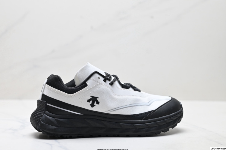 Descente TERRAIN Low-Top Hiking Shoes: Comfortable, Soft, and Anti-Slip 1 Descente TERRAIN Low-Top Hiking Shoes: Comfortable, Soft, and Anti-Slip