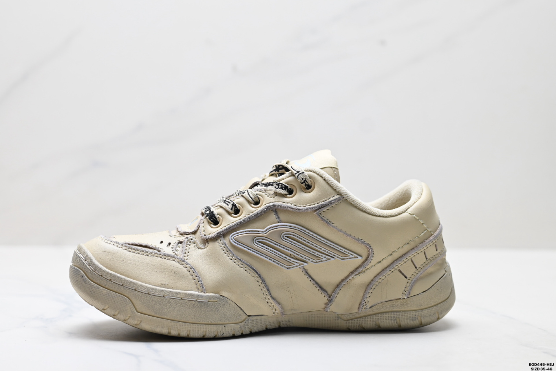 Balenciaga巴黎世家 Hamptons Worn-Out 圆头系带做旧低帮板鞋 841765 WCURS 3120