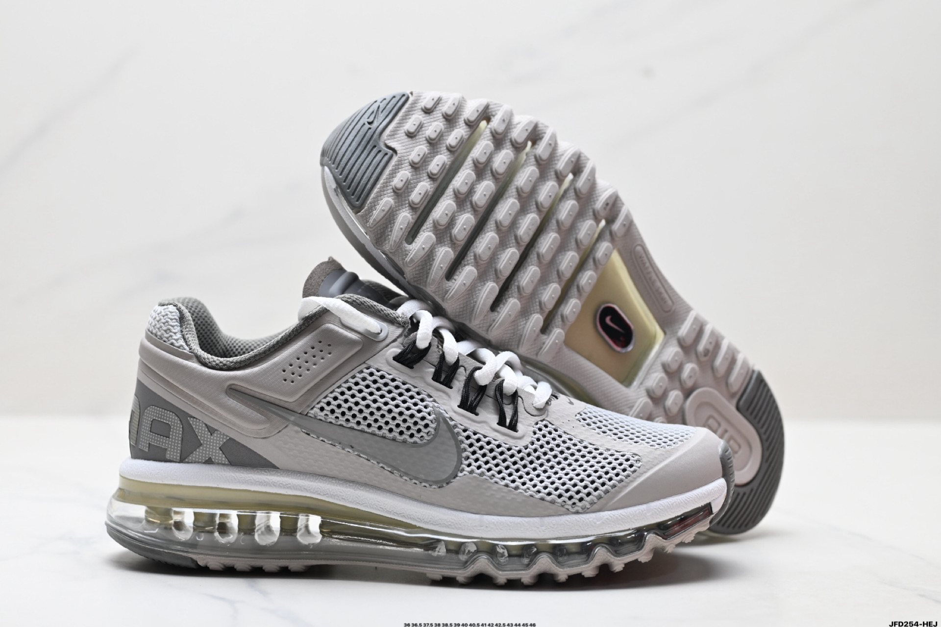 Nike Air Max 2013 联名气垫跑鞋 整体依旧以Stussy标志性的麻布编织材质覆盖  FZ4140-025