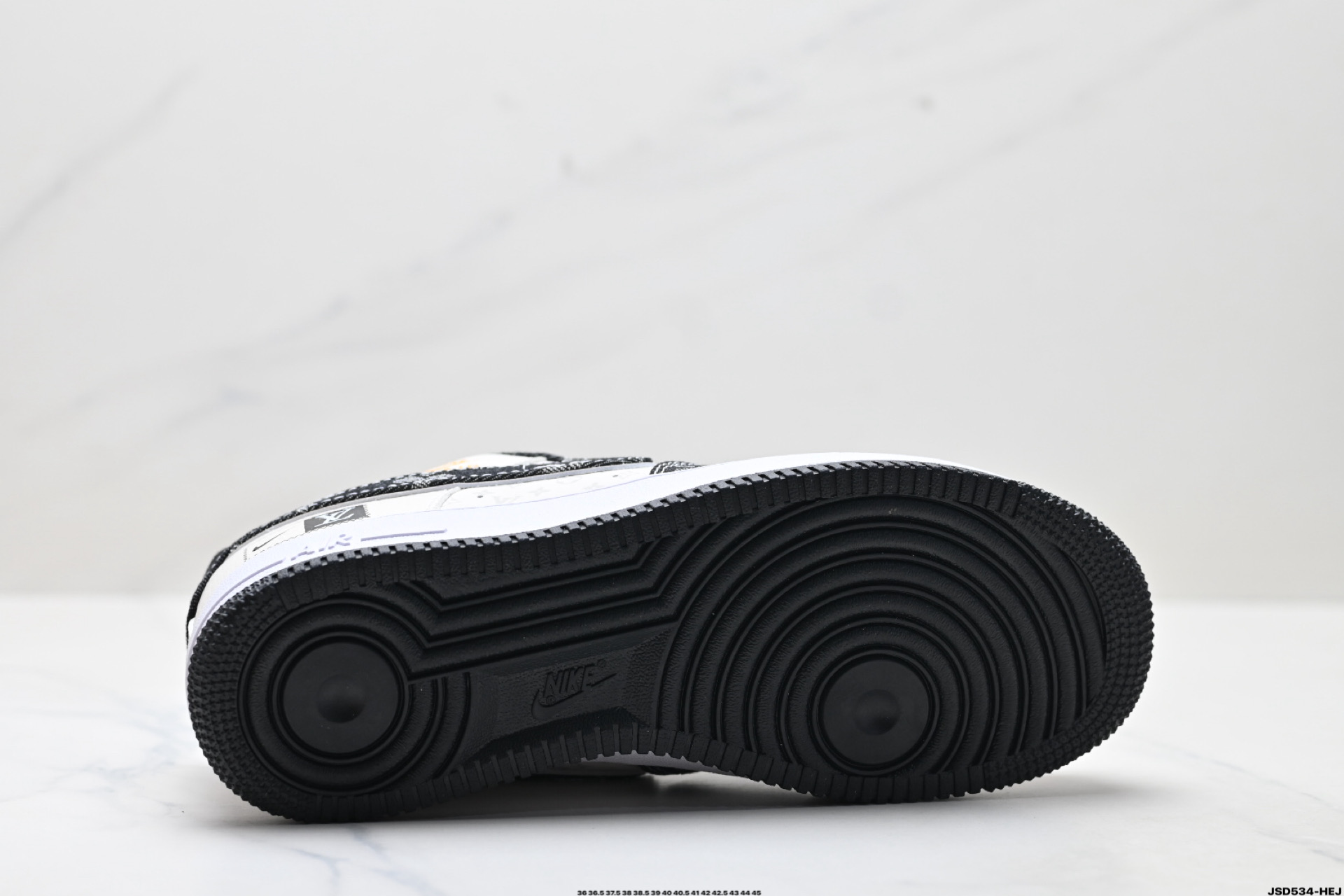 NIKE AIR FORCE 1'07 LV8  CW2288-111