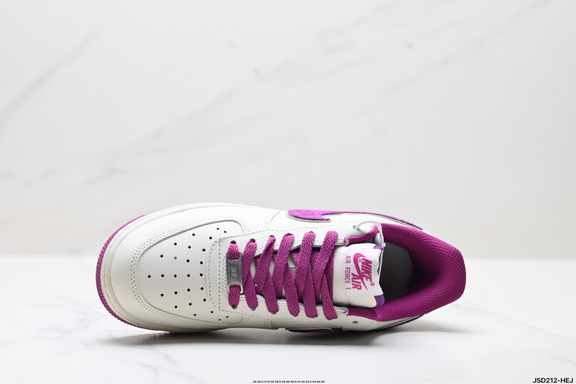 NIKE AIR FORCE 1‘07  LV0506-066