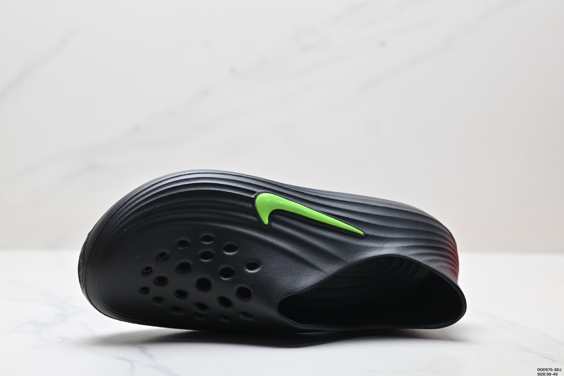 Nike ReactX REJUVEN8: Comodidad y estilo en una sandalia única 3 i1753980187328 8841 0 1