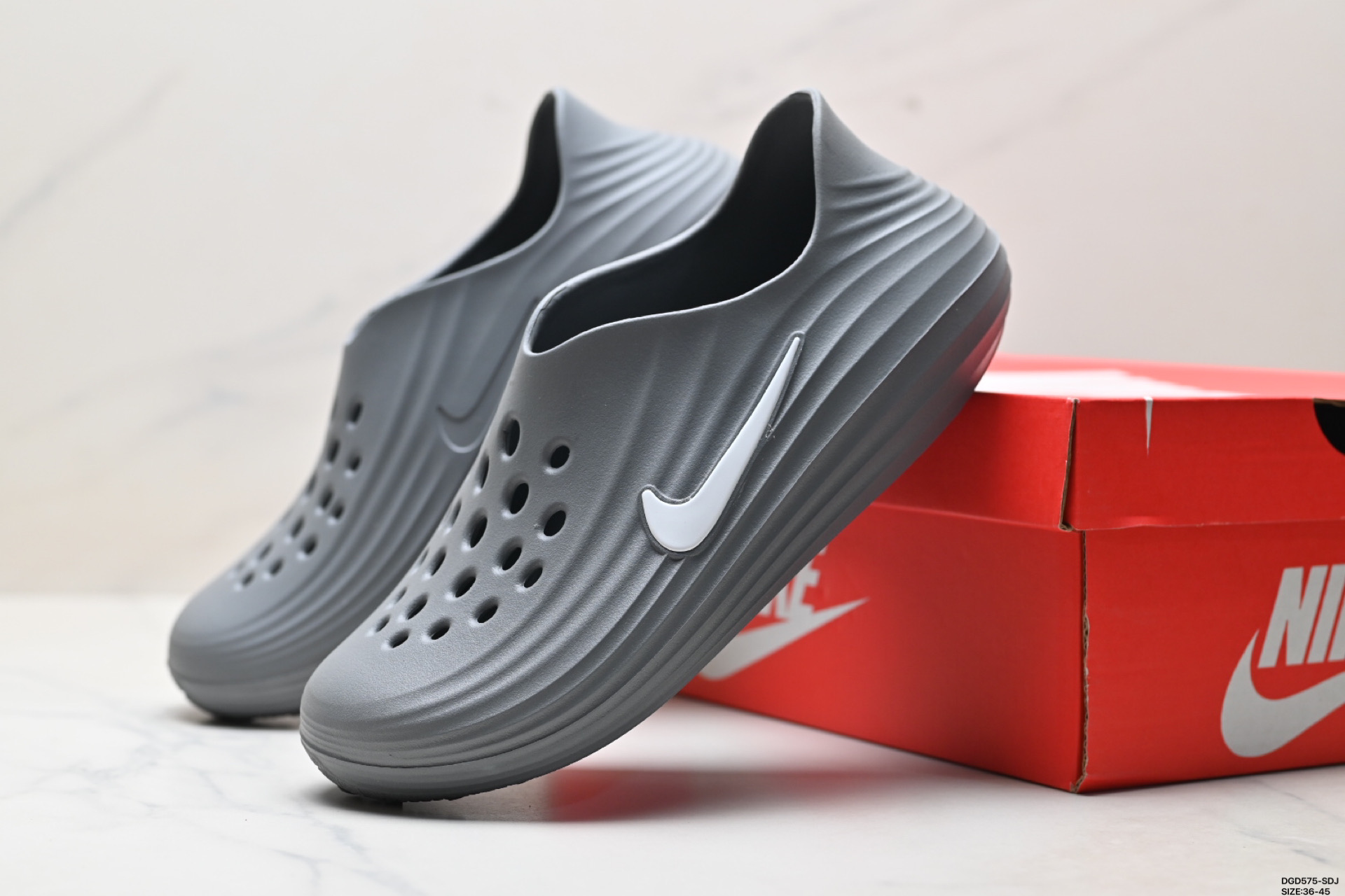 Nike ReactX REJUVEN8 Sandalias Naranja Minimalistas y Cómodas para Hombre y Mujer 3 i1753980243720 9926 0 1