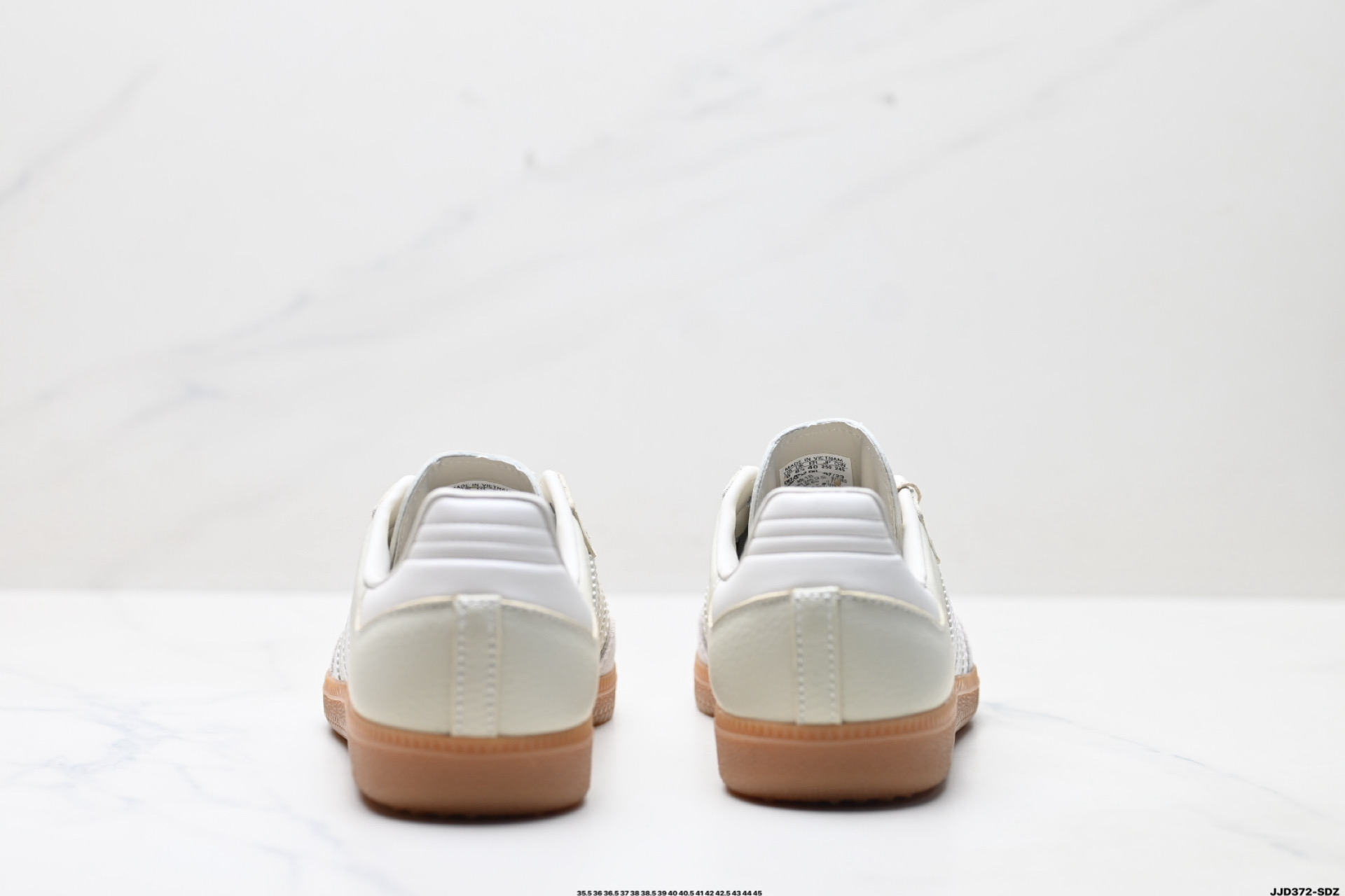 AdidOriginals Samba 桑巴舞系列阿迪达斯 三叶草 绅士德训足球风百搭低帮休闲运动板鞋 IE7013-莆田鞋,莆田鞋货源,高仿鞋,高仿鞋货源,安福档口,莆田高仿鞋,莆田鞋批发,高仿鞋批发,莆田高仿运动鞋,高仿运动鞋,莆田运动鞋 AdidOriginals Samba 桑巴舞系列阿迪达斯 三叶草 绅士德训足球风百搭低帮休闲运动板鞋 IE7013