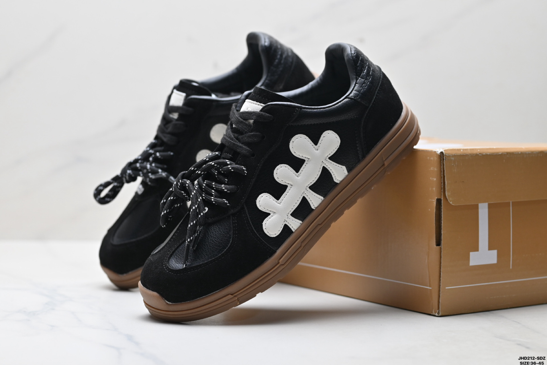 SHOBRAND 耐磨 轻便通勤 梅花 低帮板鞋 重塑德训鞋