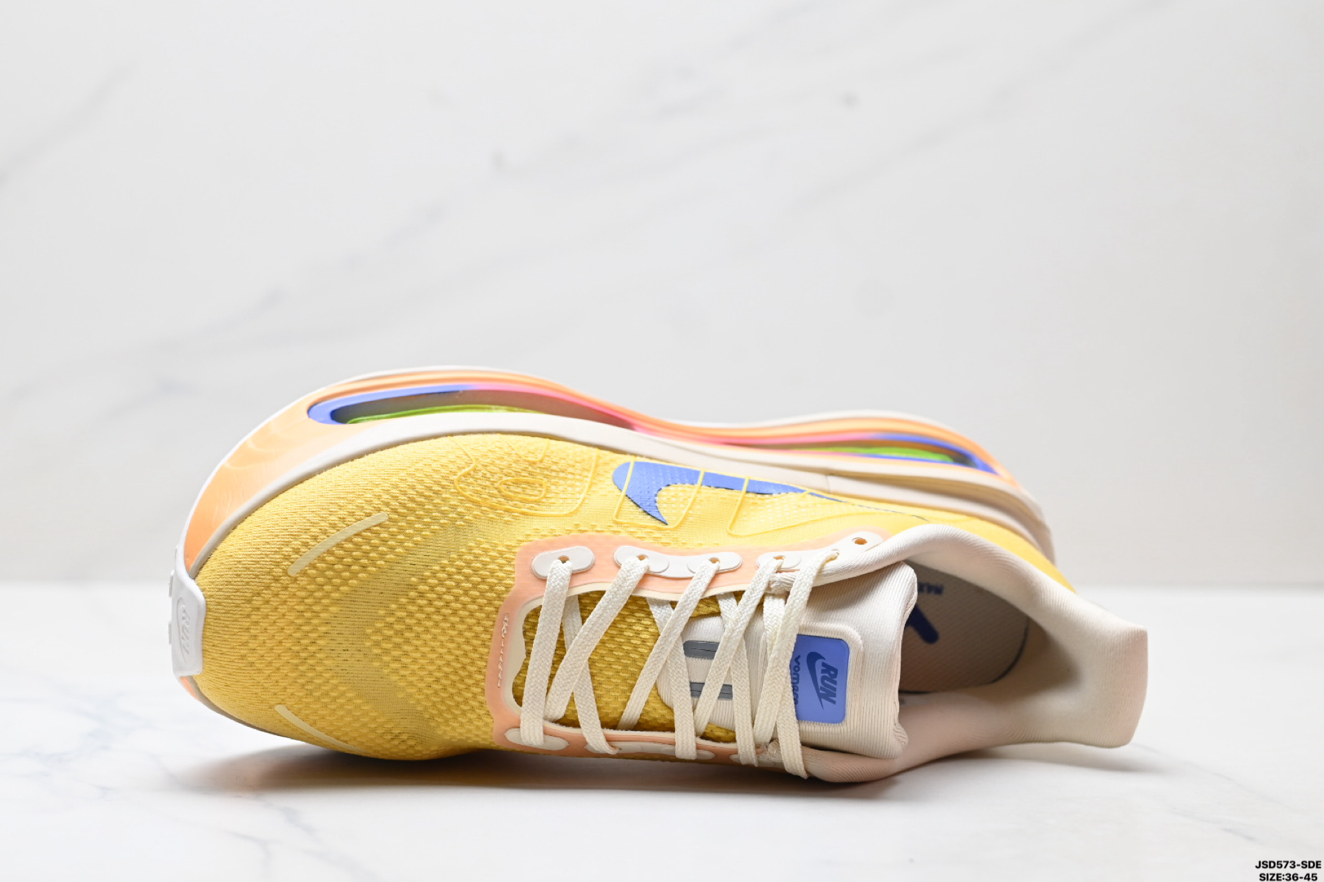 Nike VOMERO PREMIUM 耐克 舒适减震防滑 低帮跑步鞋  FN8453-025