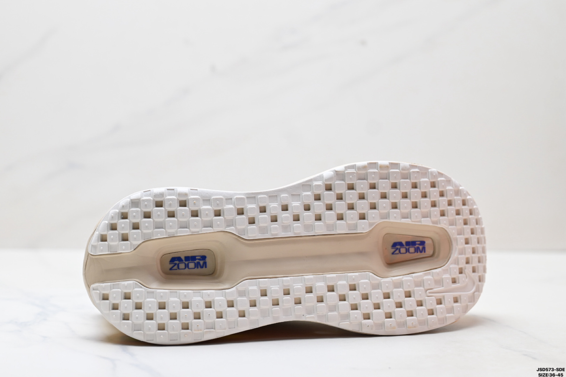 Nike VOMERO PREMIUM 耐克 舒适减震防滑 低帮跑步鞋  FN8453-025