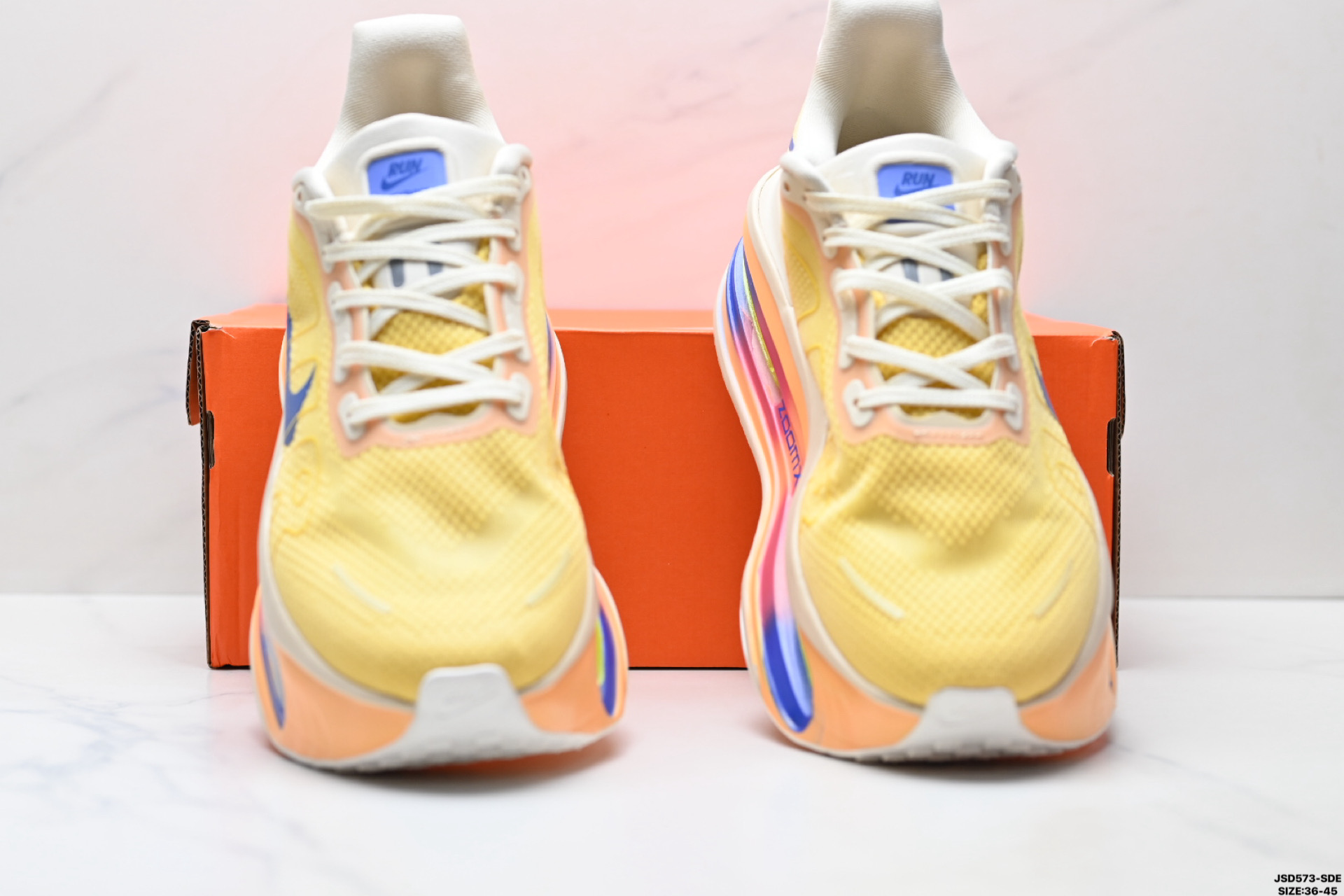 Nike VOMERO PREMIUM 耐克 舒适减震防滑 低帮跑步鞋  FN8453-025