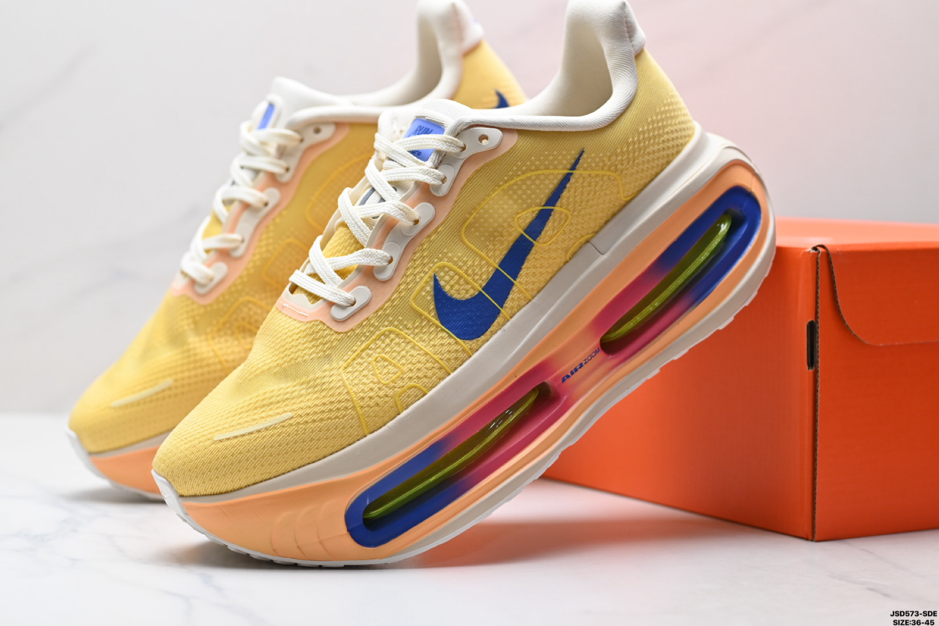 Nike VOMERO PREMIUM 耐克 舒适减震防滑 低帮跑步鞋  FN8453-025