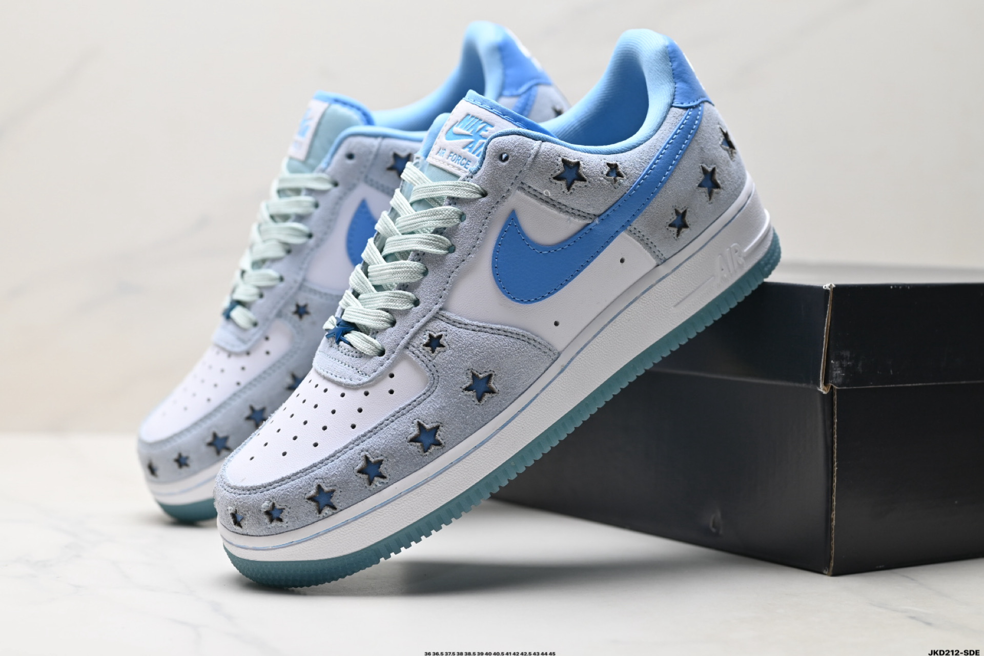 耐克Nike AIR FORCE 1‘07 空军一号低帮百搭休闲运动板鞋 HQ8051-400