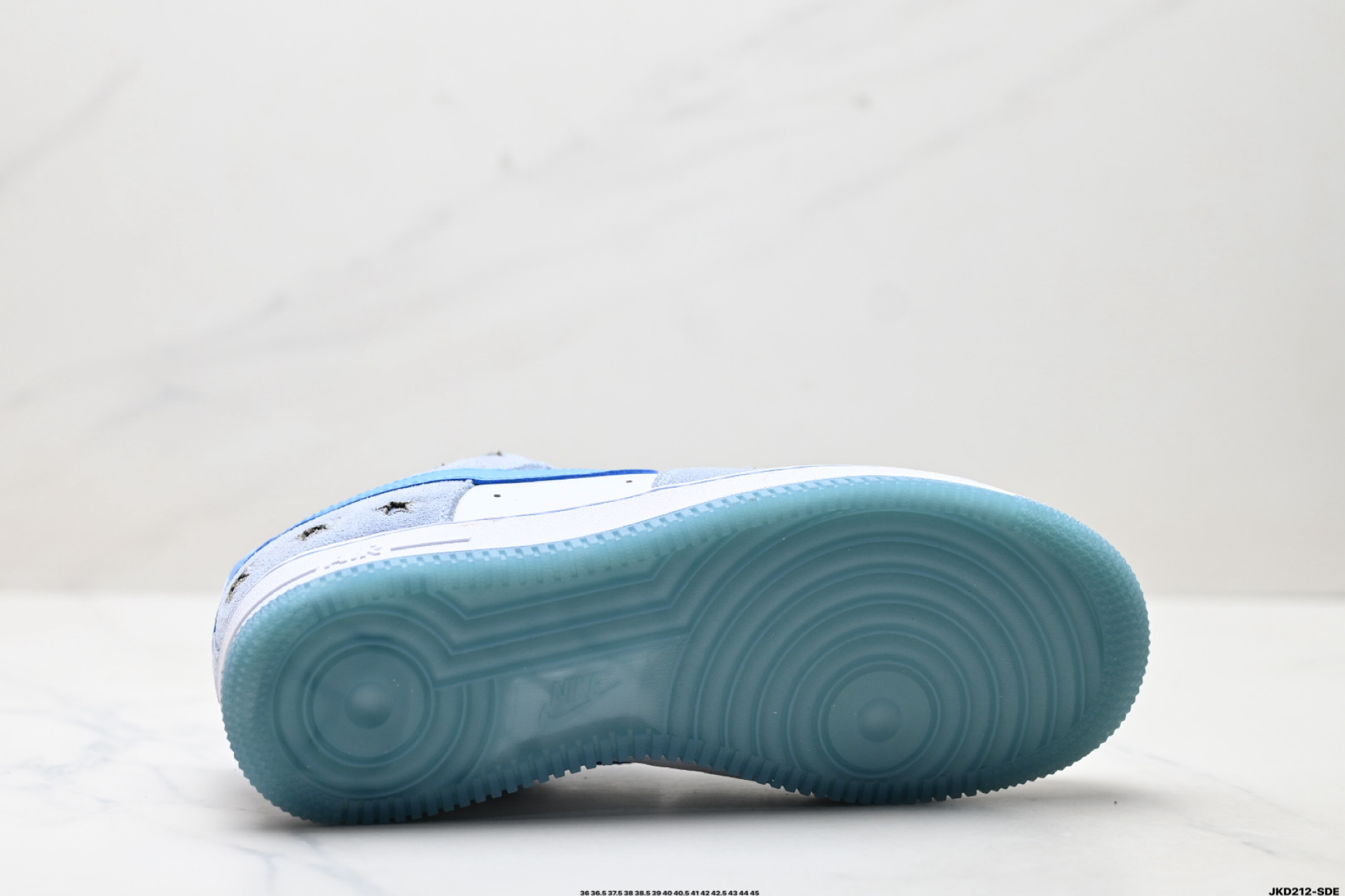 耐克Nike AIR FORCE 1‘07 空军一号低帮百搭休闲运动板鞋 HQ8051-400