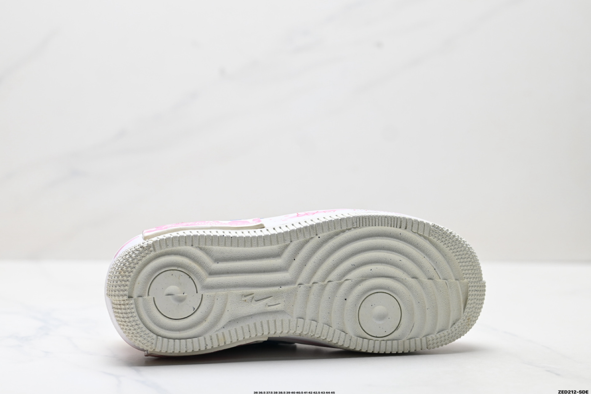 NIKE AIR FORCE 1‘07  DV3211-001