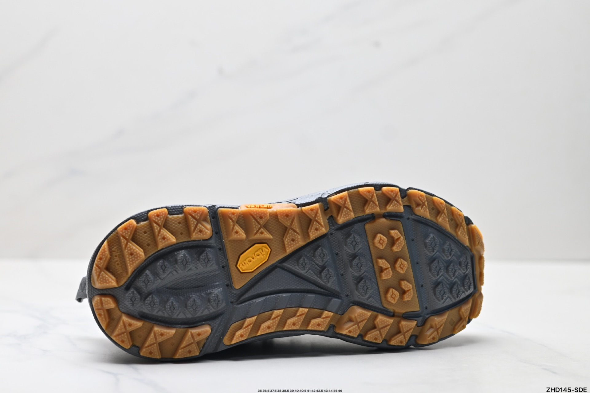 Hoka One One Tor Summit: Comodidad y Estilo para Correr y Uso Diario 10 i1754151686335 2097 0 8