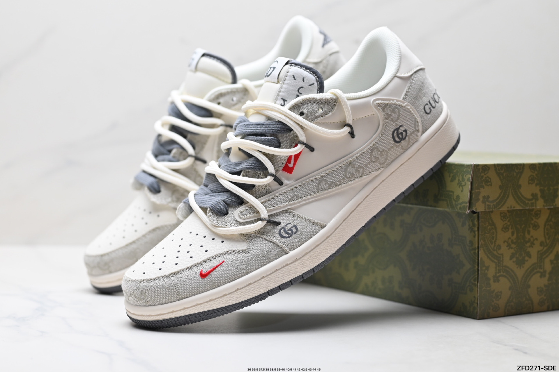 Nike Air Jordan 1 x Travis Scott AJ1倒勾 乔一倒钩 ‘DIY’定制 耐克 低帮文化篮球鞋 HT5088-601